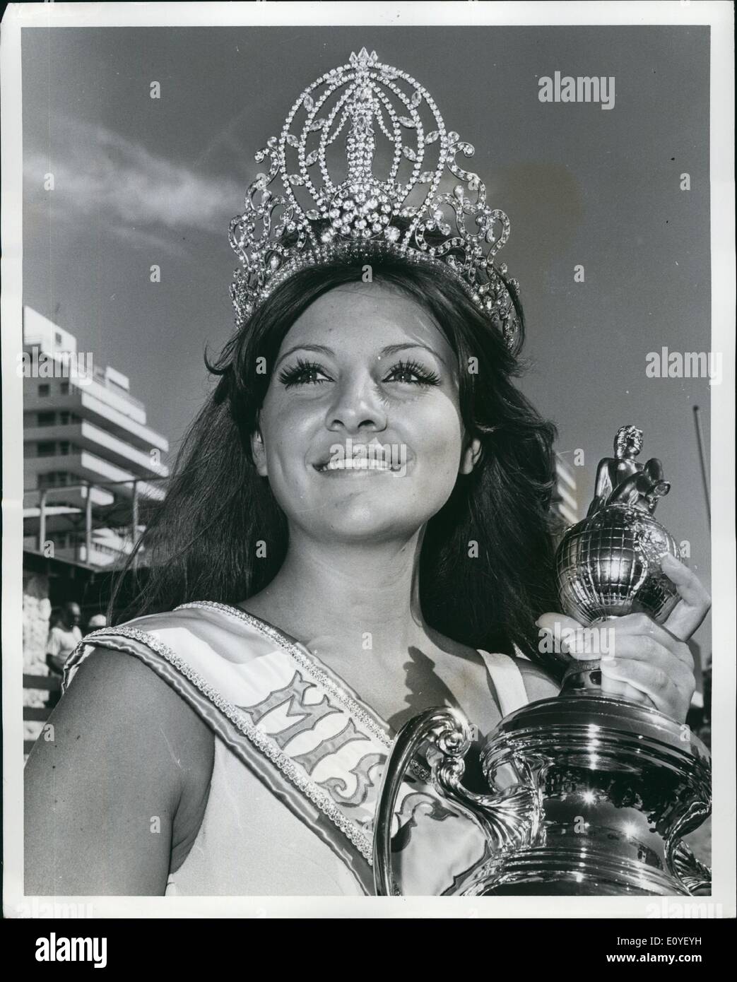 Jan. 1, 1970 - Miami Beach - The new Miss Universe Georgina Riz of