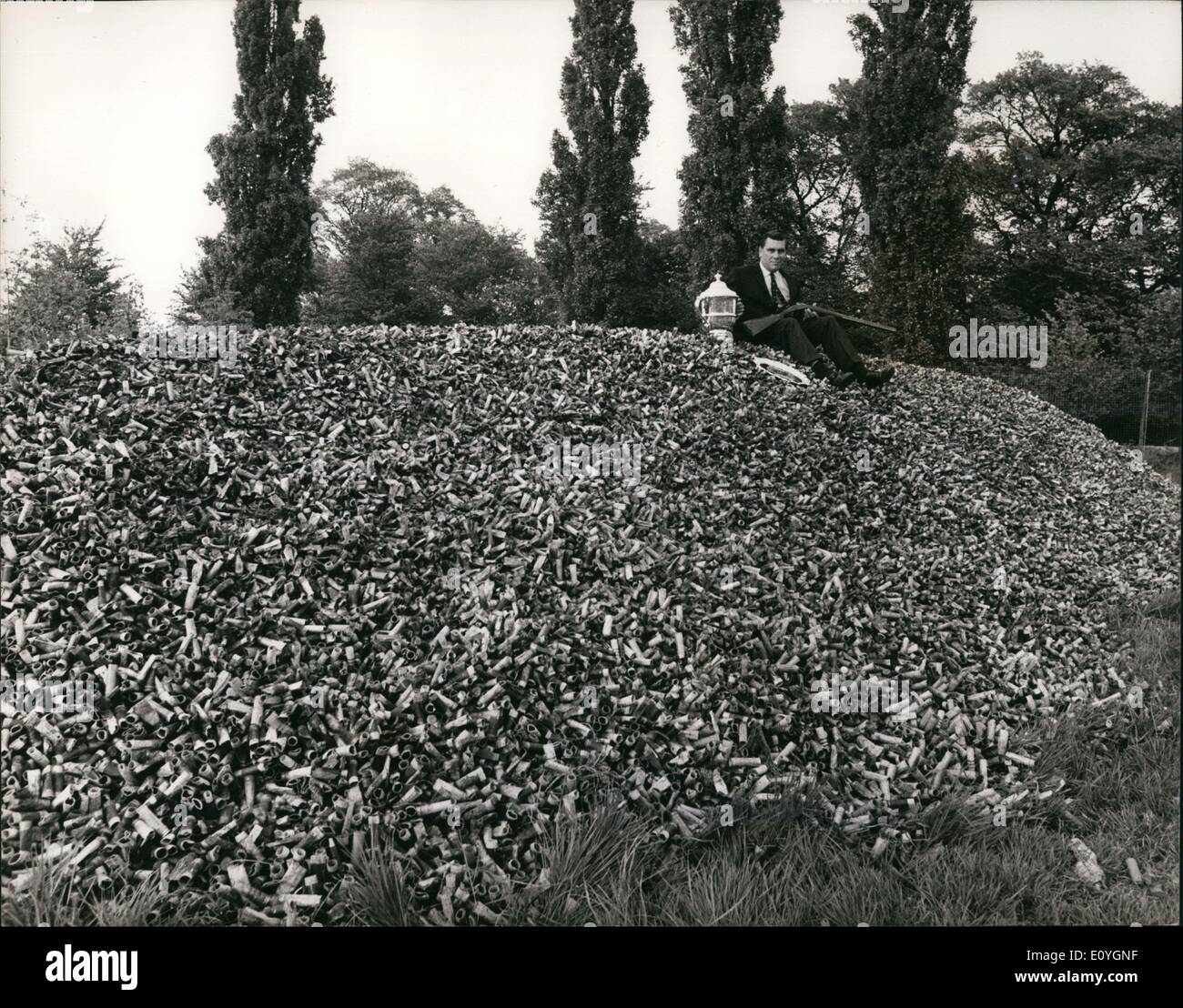 May 05, 1970 - Big Shot Rests on ''Shooter's Hill'' : Keith Broomfield, of Heacham, near King's Lyan, Norfolk, with ''The Daily Stock Photo