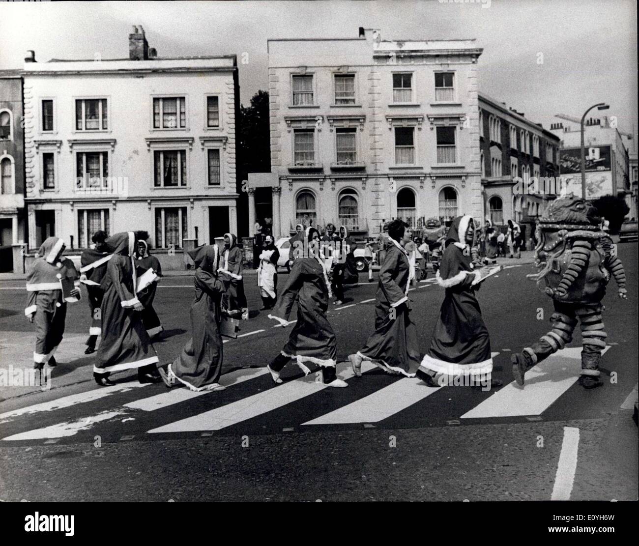 May 27, 1970 - Father Christmas Union hold National ''Hello'' Day: Members of the Father Christmas Union setting out from their Stock Photo