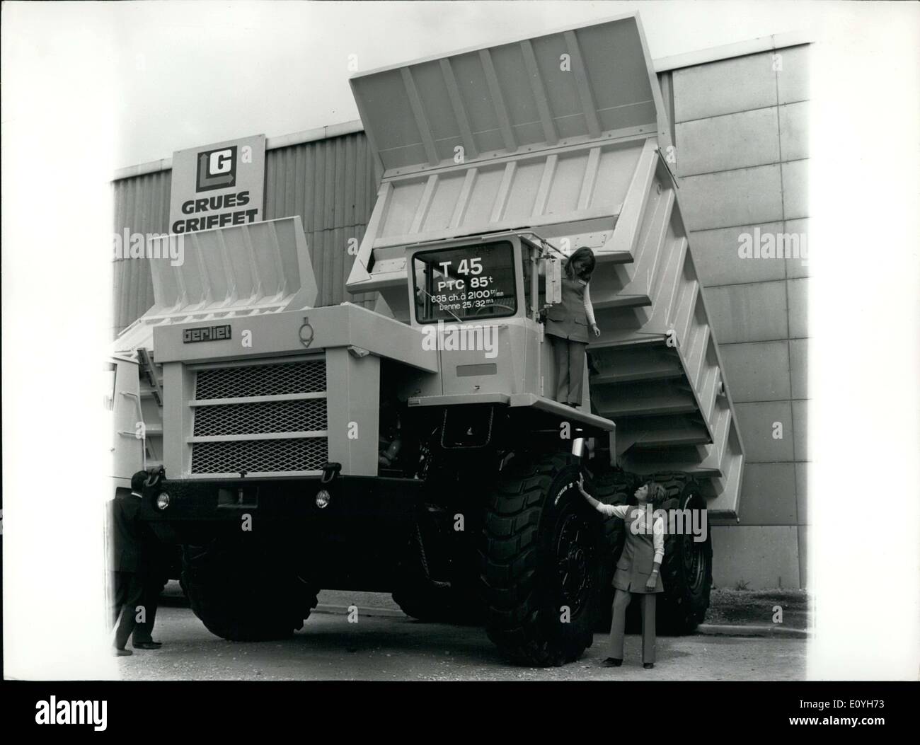 Public works hi-res stock photography and images - Alamy