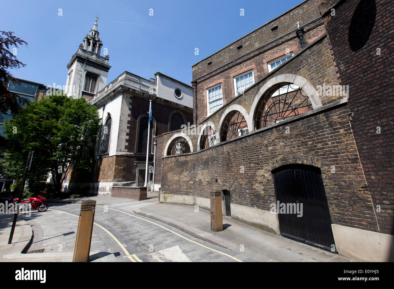 St Michael Paternoster Royal is a Sir Christopher Wren church in the City of London College Street, London, England, UK, EC4 Stock Photo