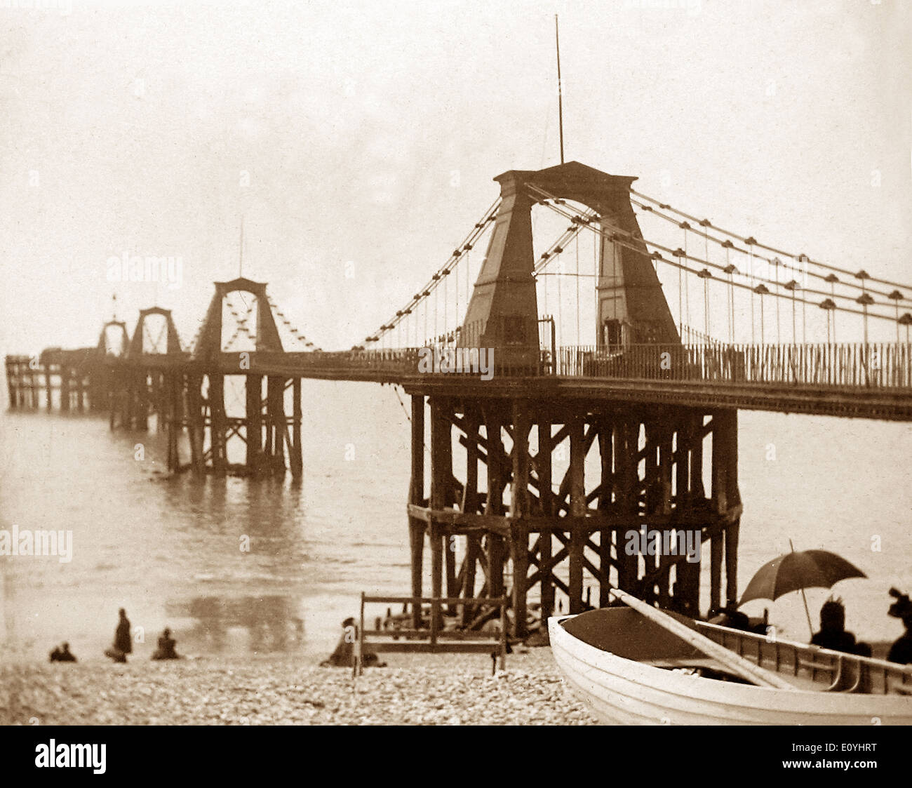 The chain pier brighton hires stock photography and images Alamy