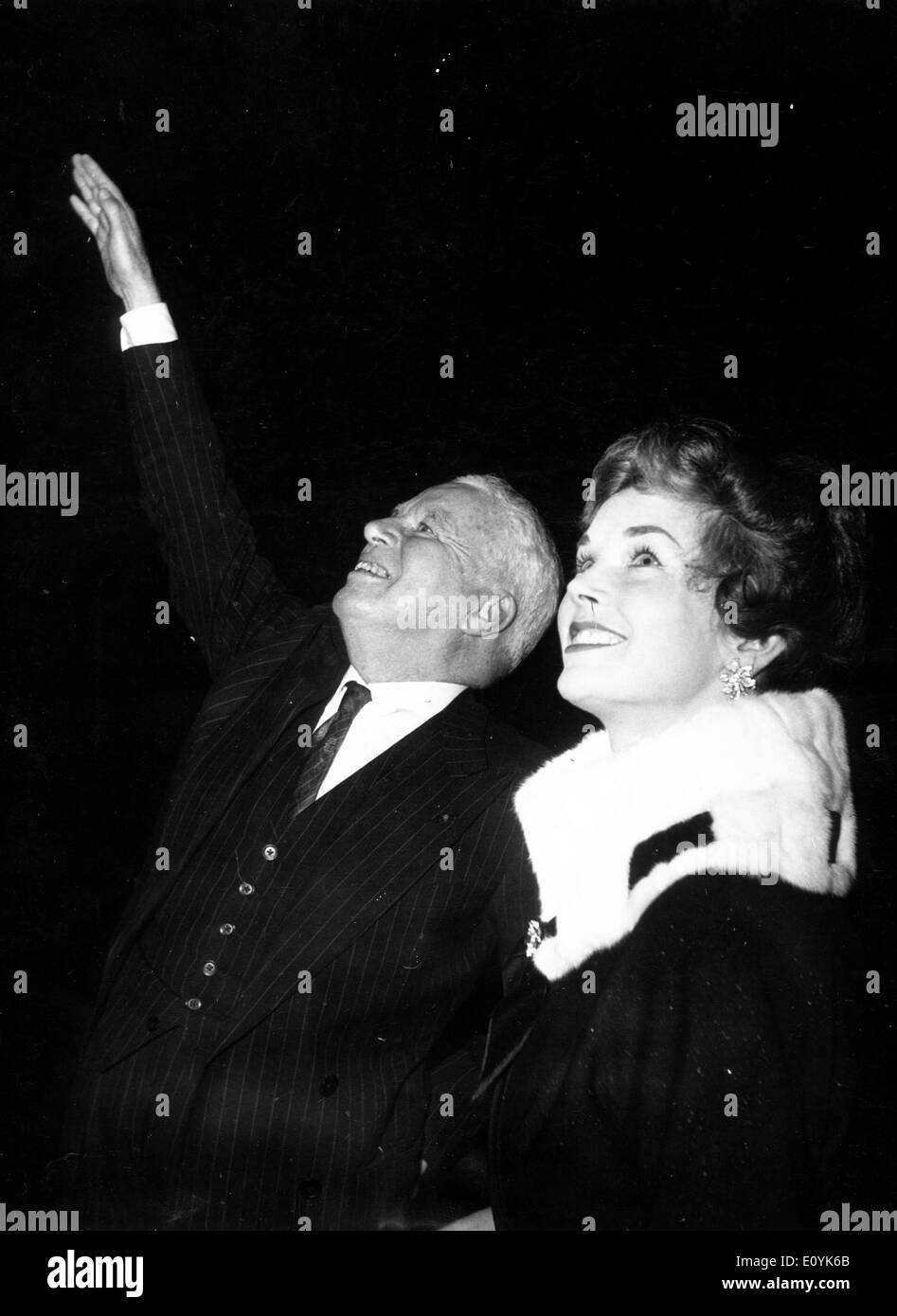 Aug 05, 1970 - London, England, United Kingdom - CHARLIE CHAPLIN with PAULETTE GODDARD. Sir Charles Spencer Chaplin, Jr. KBE Stock Photo