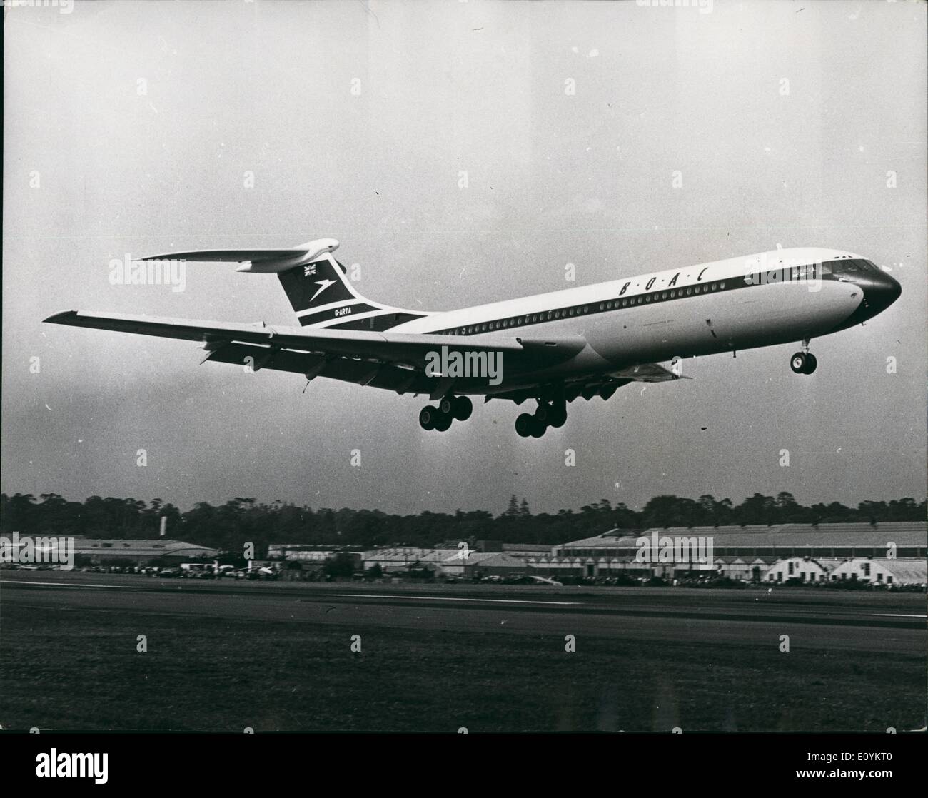 Sep 09 1970 boac airliner hi-res stock photography and images - Alamy