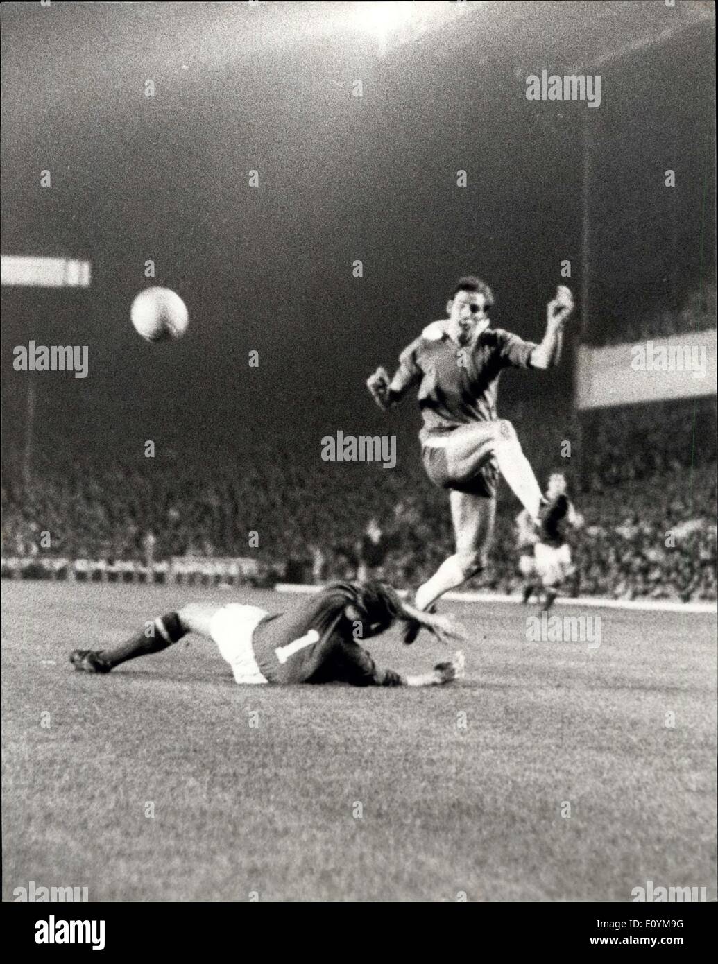 Sep. 24, 1970 - Arsenal V Lazio. European fairs cup - First round 2nd. Leg: Photo shows Arsenal goalkeeper Bob Wilson, diven at Stock Photo