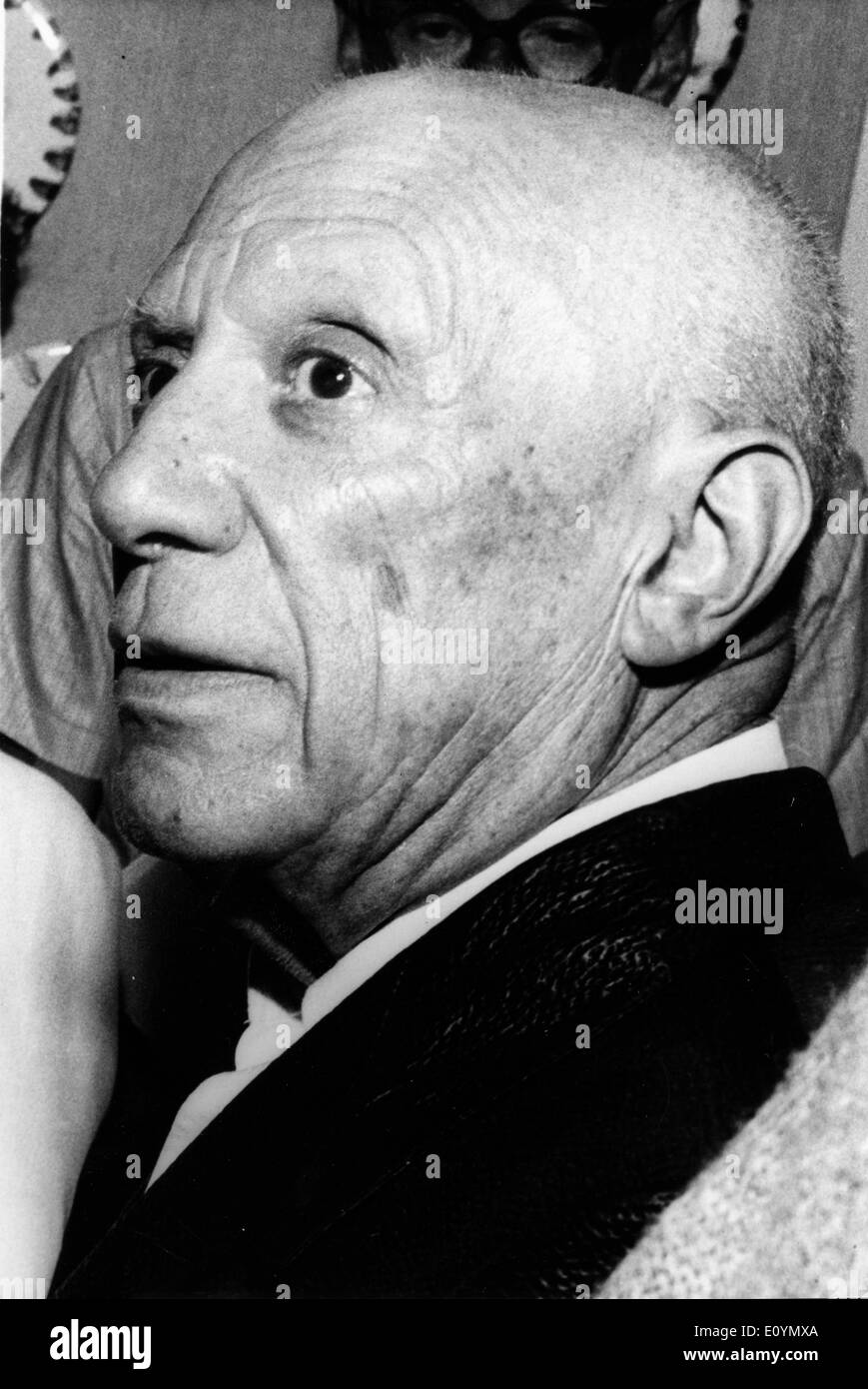 Artist Pablo Picasso at his 89th birthday Stock Photo