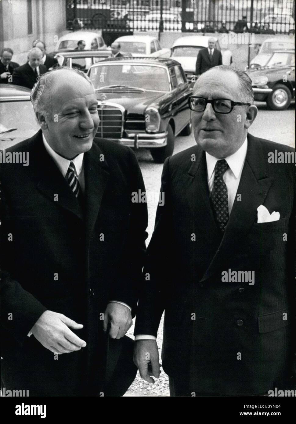Nov. 02, 1970 - Mr. Scheel and Germany's Minister of Foreign Affairs, who continue their conversations about Berlin, were received in Paris today by Mr. Maurice Schumann, France's Minister of Foreign Affairs. Picture: Mr. Walter Scheel (left) welcomed by Mr. Maurice Schumann upon his arrival to the Department of Foreign Affairs. Stock Photo