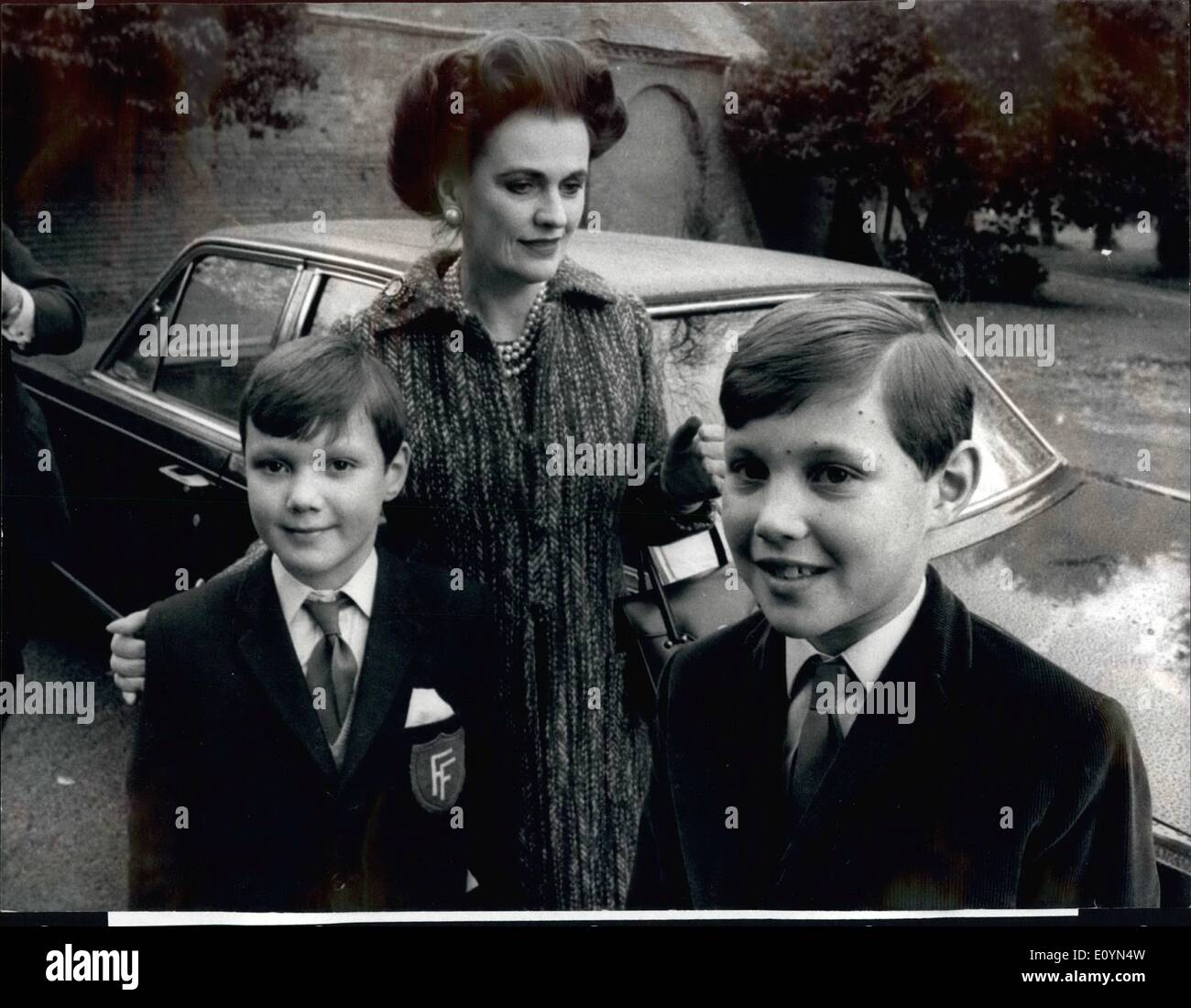 Nov. 11, 1970 DUCHESS TELLS WHY SHE ADOPTED TEACHER'S SONS MARGARET