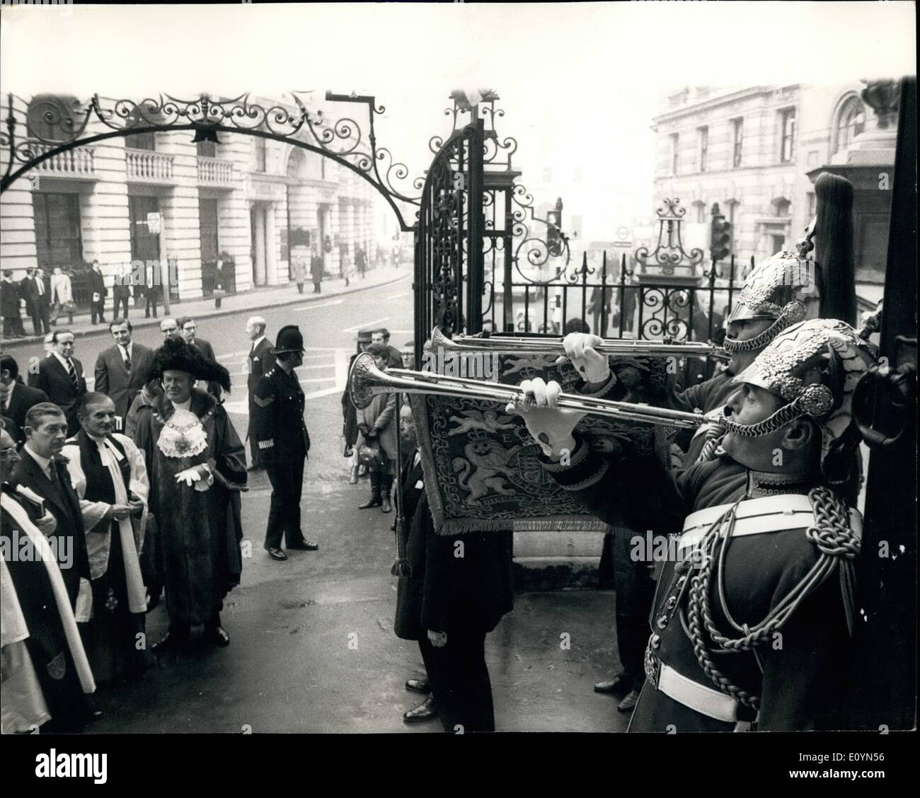 Nov. 11, 1970 - LORD MAYOR ATTENDS AMERICAN THANKSGIVING DAY SERVICE. The Lord Mayor of London today attended the third annual American Thanksgiving Day Service, held at the church of St. Mary Woolnoth, Lombard Street, E.C. KEYSTONE PHOTO SHOWS:- A fanfare is sounded by the State Trumpeters as the Lord Mayor of London, SIR PETER STUDD arrived for the service. Stock Photo