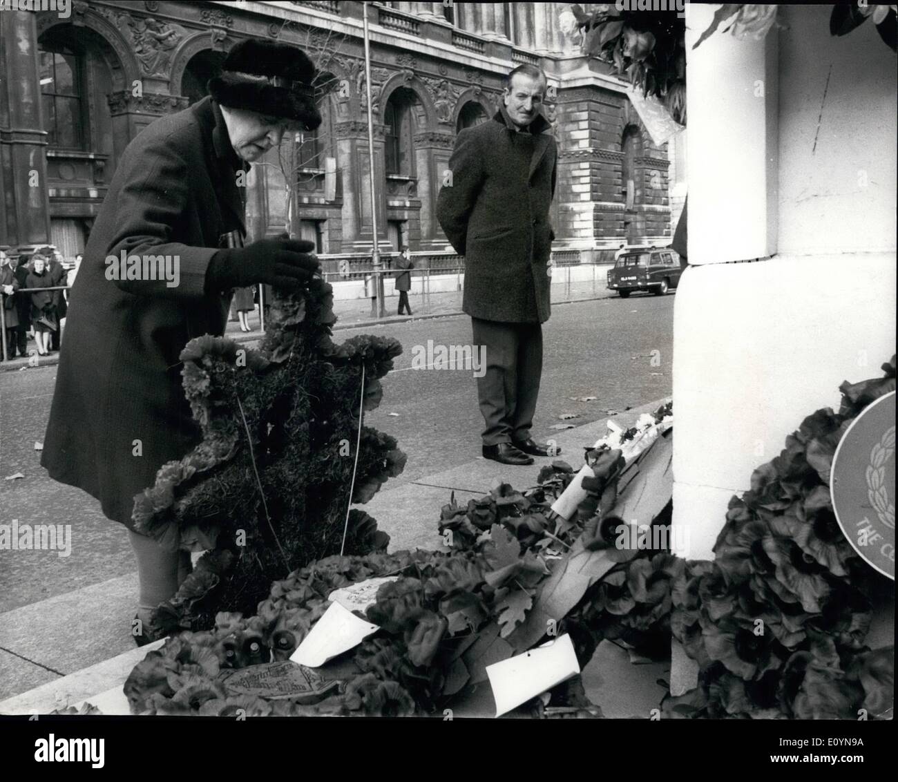 Nov. 11, 1970 - Cenotaph wreath in loving memory of Fred.: At 11 o'clock today, Fred Kemp, who went to glory on a Belgian battlefield 55 years ago, had his usual wreath laid on the Cenotaph by his widow, Louisia. ''The time for remembrance'', says Louisia Kemp, of Brixton, now in her 84th year, ''is the 11th hour of the 11th day of the 11th month''. And that was when she remembered her Grenndier Guardman who went out of her life in 1915. In a sense, Louisia Kemp has never stopped looking after Fred Stock Photo