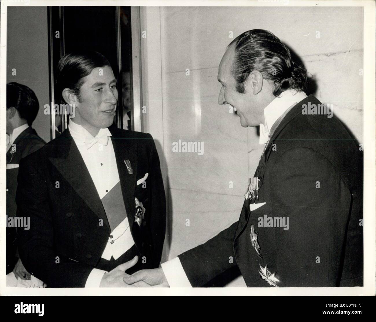 Hand lord harlech greets prince charles hi-res stock photography and ...