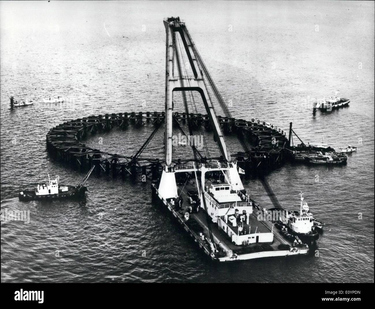 Underwater mining shafts hires stock photography and images Alamy