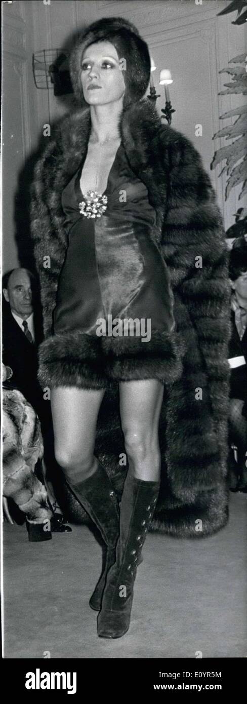 Mar. 16, 1971 - Christian Dior presented his 1971-1972 winter fur collection. Model wears a sable shawl with pony and sable shorts. Stock Photo