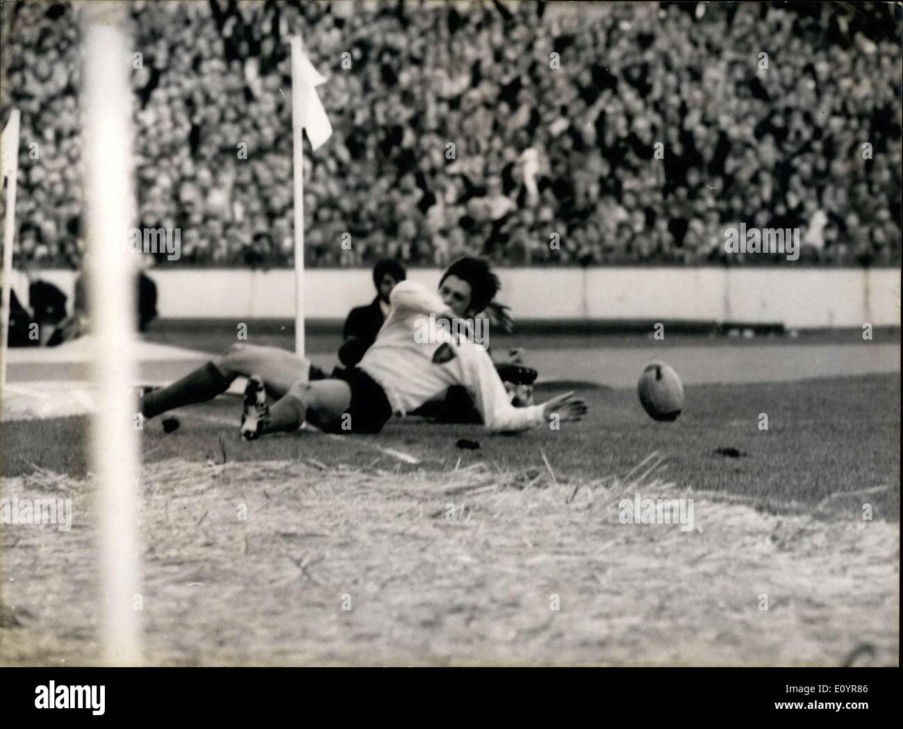 Mar. 27, 1971 - Welch Captain, Edwards Attempt a Goal Stock Photo