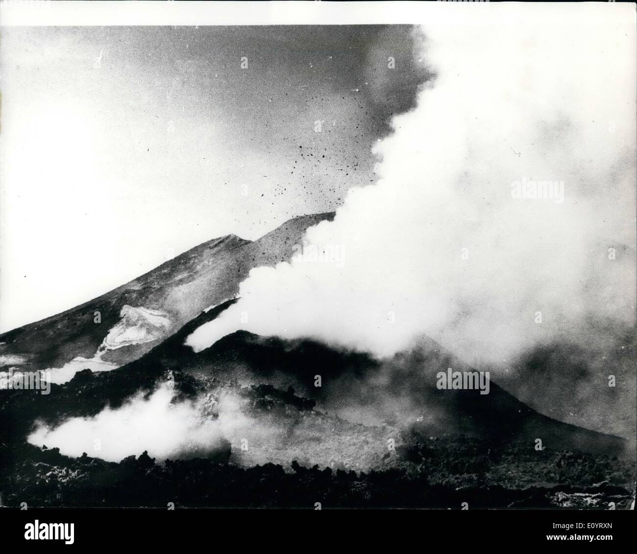 1971 mount etna hi-res stock photography and images - Alamy