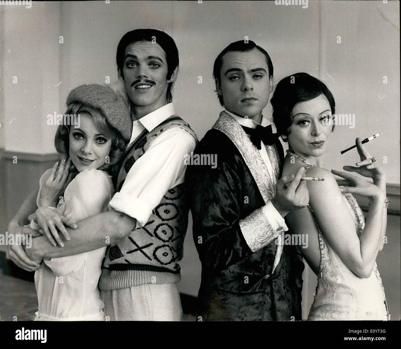 May 05, 1971 - Royal Ballet At Sadler's Wells Theater. Hollywood Heydays Reincarnated; Noel Coward Gertrude Lawrence, Douglas Fairbanks Snr., and Mary Pickford - represented by Gary Sherwood, Deidre O'Conaire, Paul Clarke and Doreen Wells respectively, leading dancers of the Royal Ballet appropriately made-up and costumed - were at today's Photocall at Sadler's Wells Theater Stock Photo