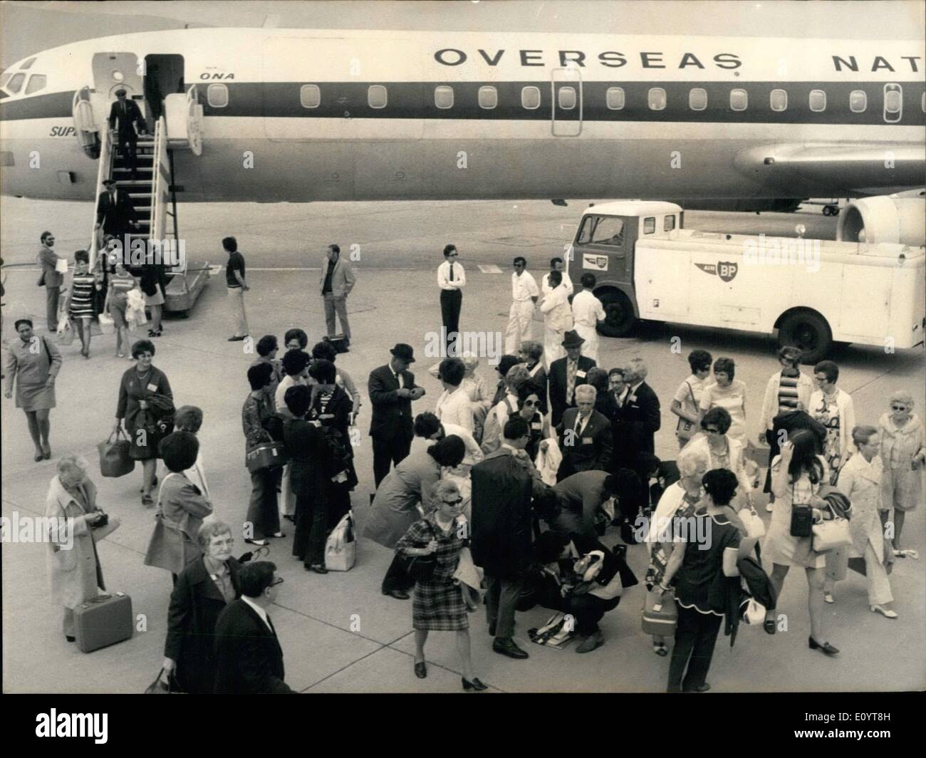 May 05, 1971 - Wifes of North Vietnam POW's in Geneva: A delegation of 1965 wifes of American prisoners of war detained in North Vietnam arrived by a charter plane in Geneva in order to demonstrate for the Geneva convention on POW's which is not being respected by Hanoi. Stock Photo