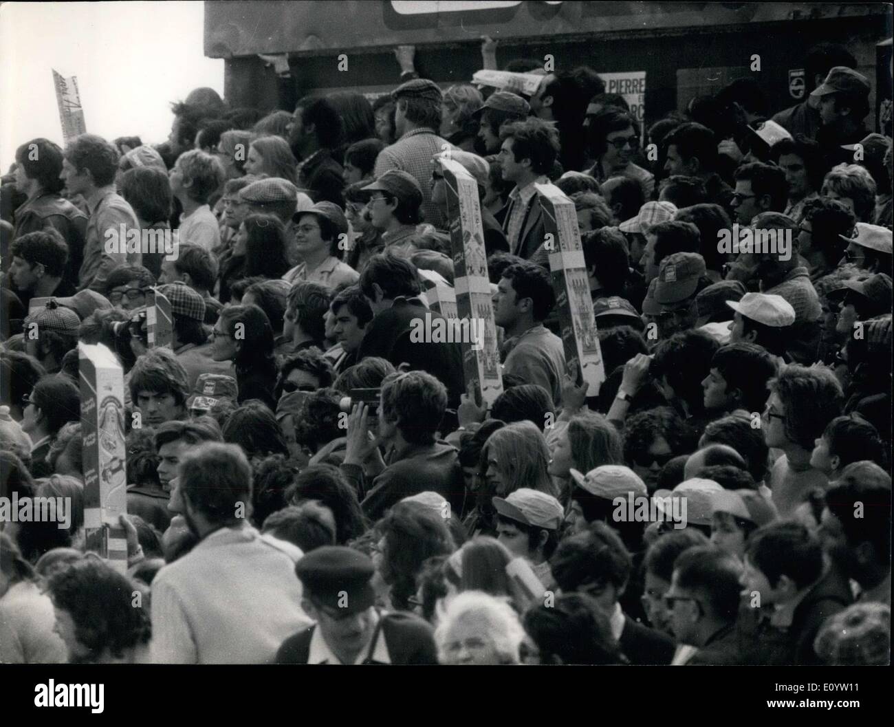 Jun. 13, 1971 - Crowd Gathers at 24 Hours of Le Mans Stock Photo