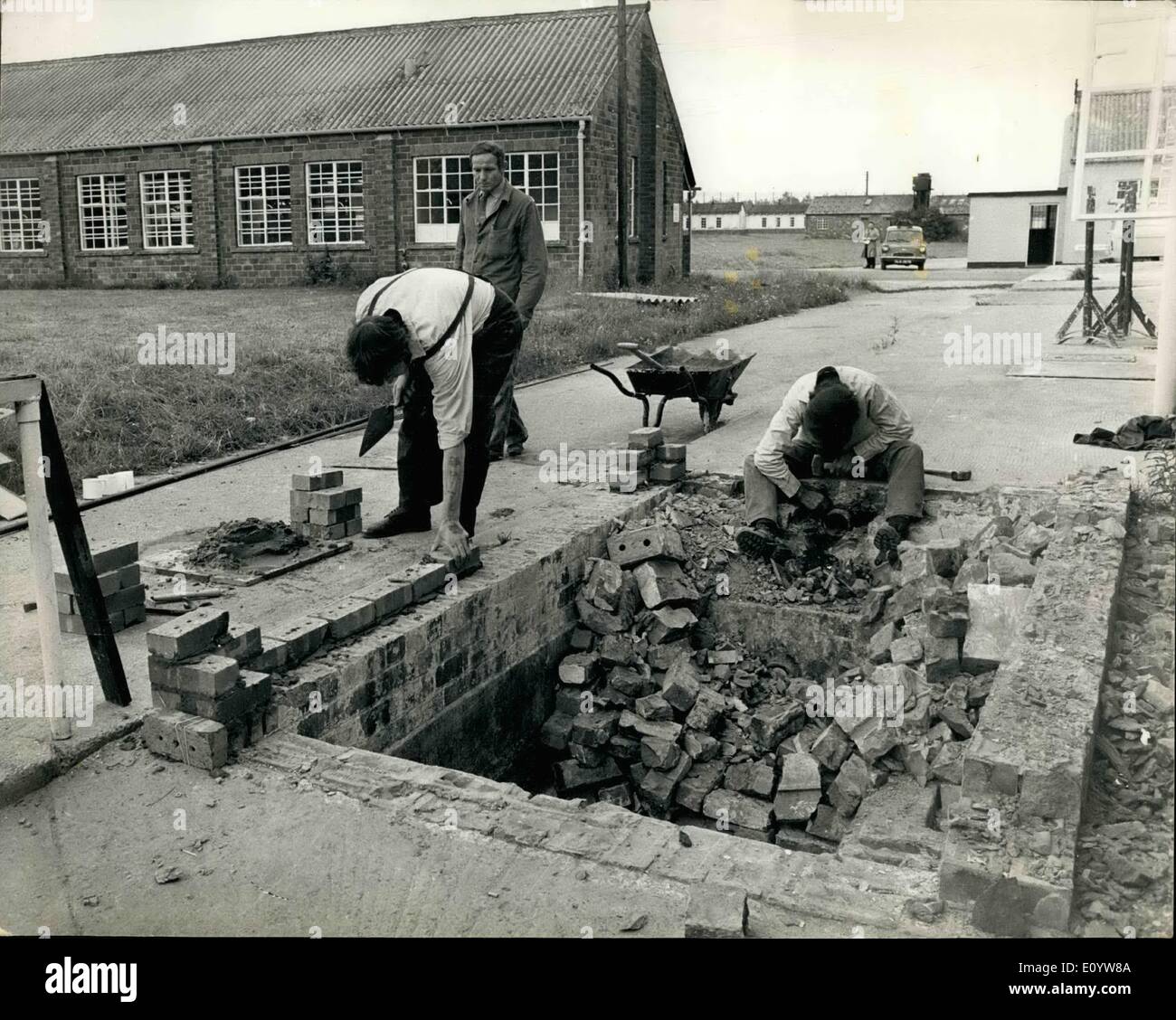 Jul. 07, 1971 - Prisoners Build Midlands Prison Which Was Formally Opened Today. Mr. Mark Carlisle, M.P. Parliamentary Under Secretary of State, Home Office, today formally opened Ranby Prison, near East Ratford, Nottinghamshire, which will eventually accomodate 370 men. Prisoners trained in building skills at other Midland Prisons are assisting in converting Ranby, a former Army Camp, to a category 'C' prison at a cost of about $ 1.6 Million Stock Photo