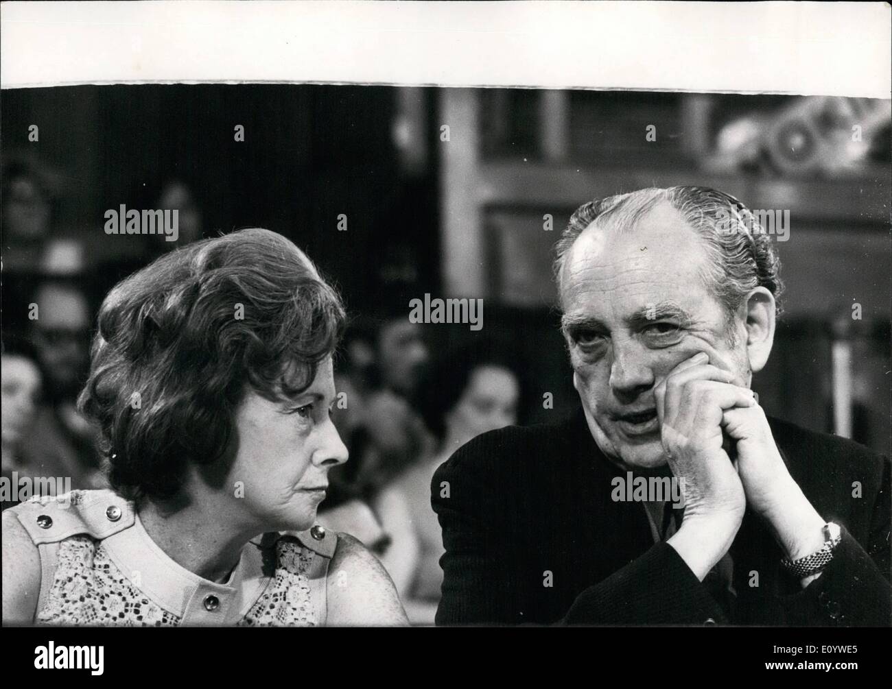 Jul. 17, 1971 - July 17th 1971 Special Labour Party Conference on the Common Market at Central Hall Westminster. A special Labour Party Conference is being held today at Central Hall, Westminster in which over 1,000 delegates and MPs over Britain's entry into the Common Market. Photo Shows: Mrs. Barbara Castle seen at today's conference talking to Mr. Tom Driberg. Stock Photo