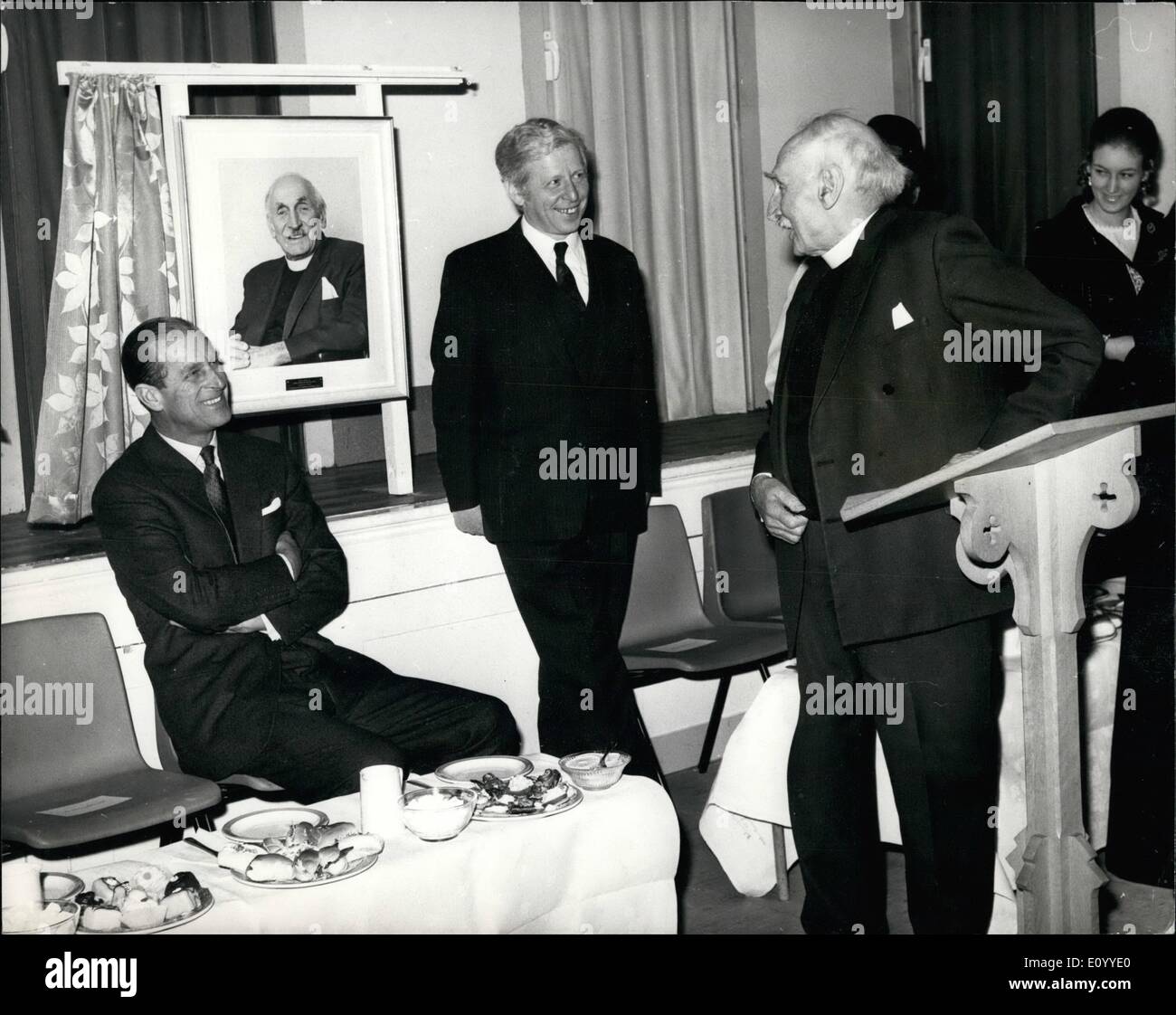 Nov. 11, 1971 - Duke of Edinburgh Dedicates Clapham House: The Duke of ...