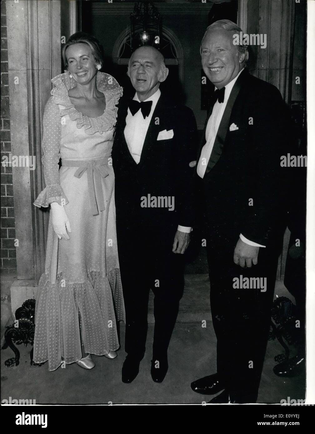 Nov. 11, 1971 The McMahon's attend dinner at No. 10. Mr. William McMahon, Australia's Prime