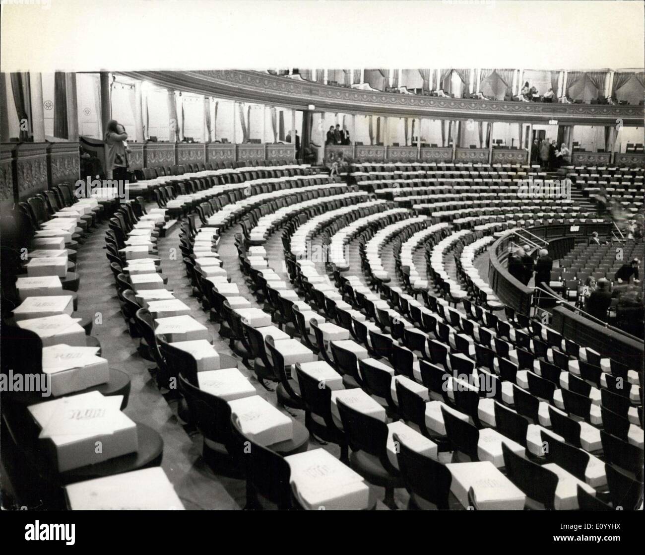 Nov. 23, 1971 - ''Youth At Work'' Conference.: A national ''Youth at Work'' Conference is being held at the Royal Albert Hall today, organised by The Industrial Society. Photo shows A general view of luncheon boxes placed on the seats at the Albert Hall in readiness for the delegates to eat a packed lunch today. Stock Photo