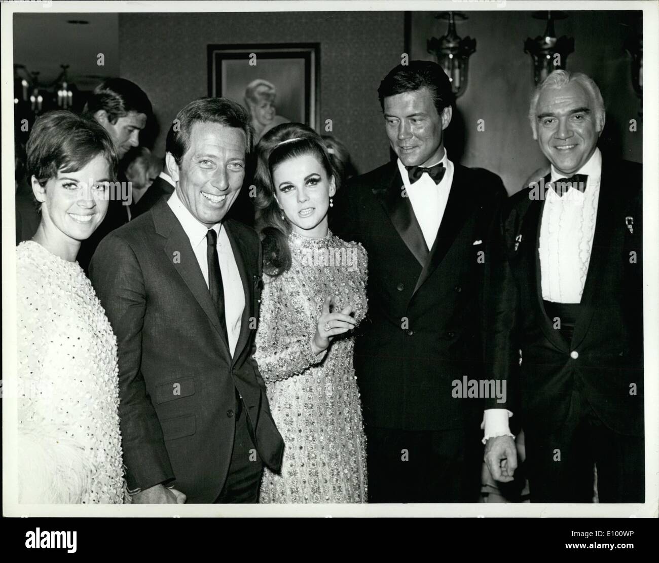 Feb. 02, 1972 - From L to R: Claudine Longet Mrs. Andy Williams - Andy Williams - Ann Margret - Roger Smith - Lorne Greene Cr Stock Photo