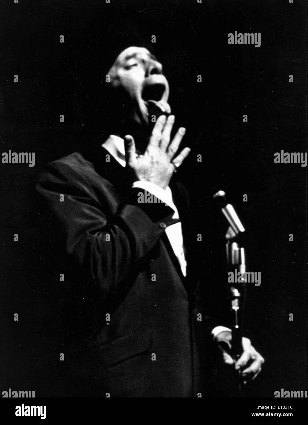 Comedian Jerry Lewis performs comedy in show Stock Photo