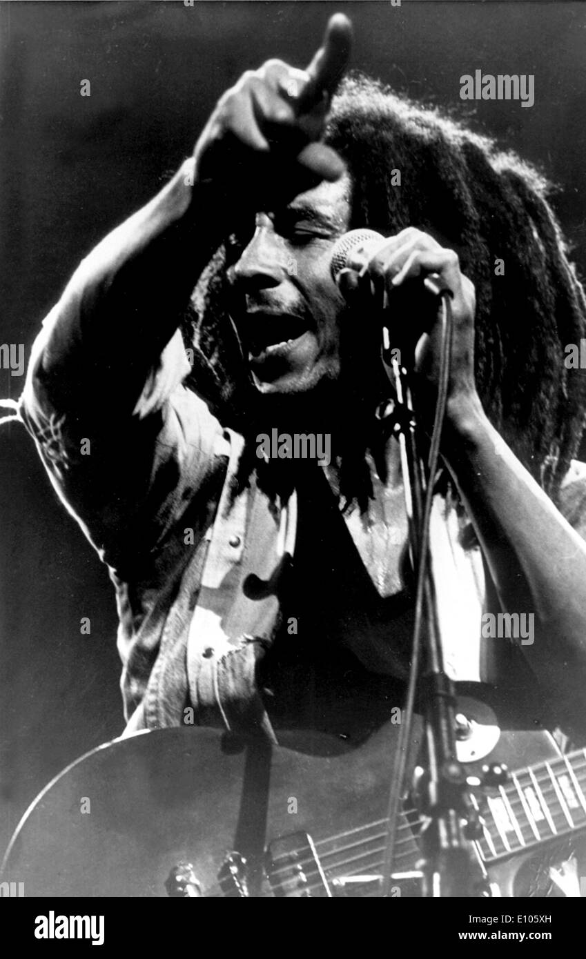 Singer, songwriter, musician Bob Marley sings in concert Stock Photo