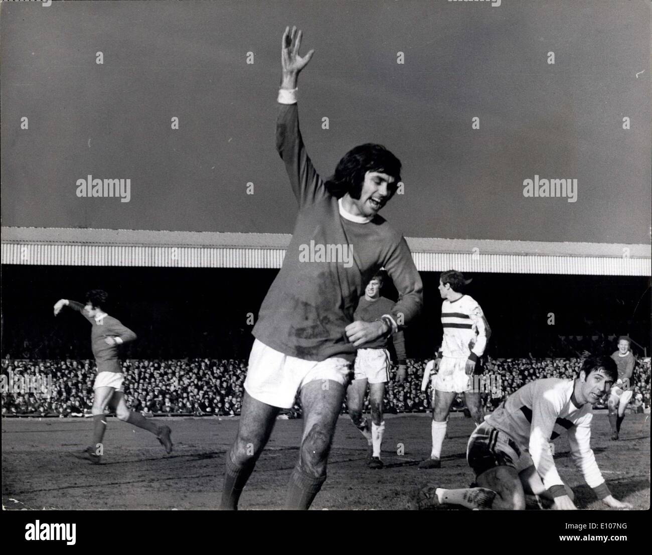 On the Ball: George Best: 9780720704075: Amazon.com: Books