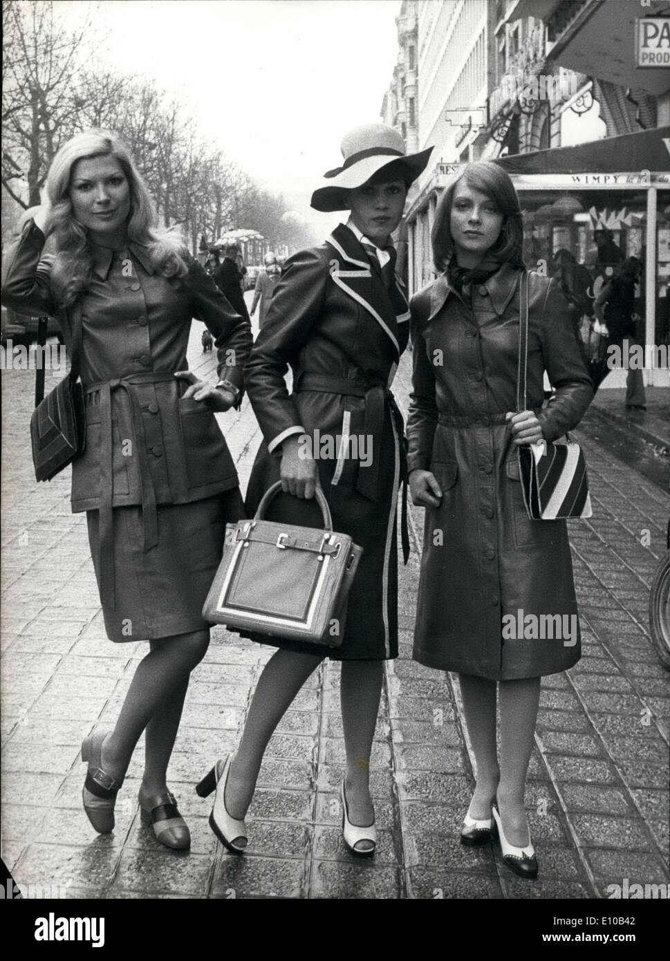 1972 models hi-res stock photography and images - Alamy