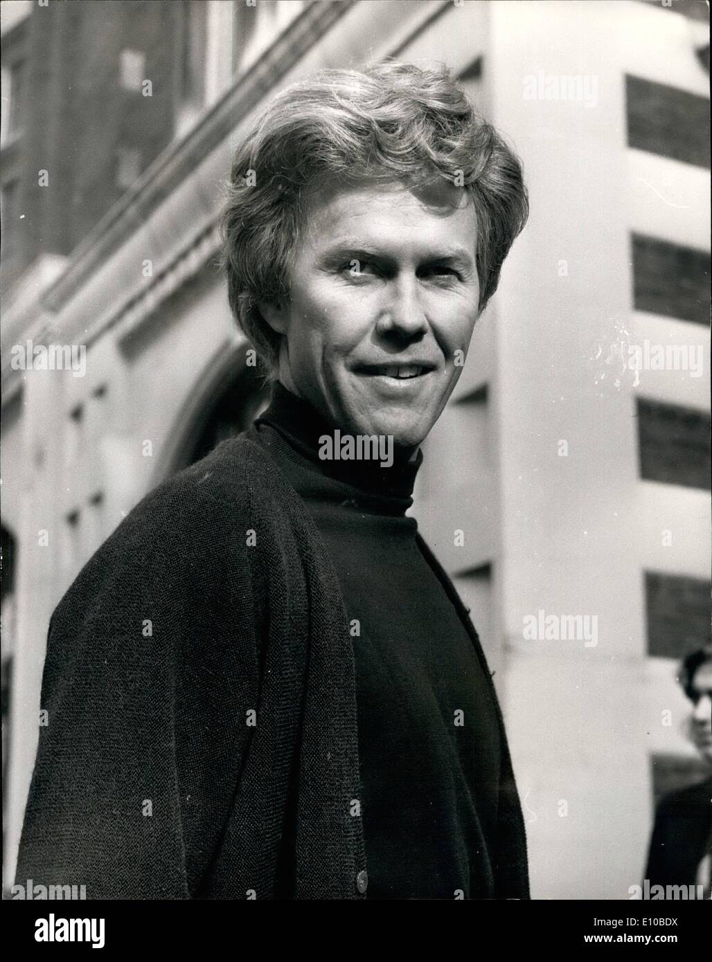 Mar. 03, 1972 - Broadway star to play Rhett Butler in ''Gone with the Wind''.: Broadway star Harve Prenell will be making his stage debut in London when he plays Rhett Butler in Harold Fielding's presentation of Joe Layton's Musical production of ''Gone with the wind'', based on Margaret Mitchel's best selling novel, which has its first night at the Theater Royal, Drury Lane on Wednesday, May 3rd. The role of Scarlett O'Hare, will be played by June Ritchie, Harve Presnell, 39, is 6' 4 1/2 tall and was born and raised on a California ranch Stock Photo