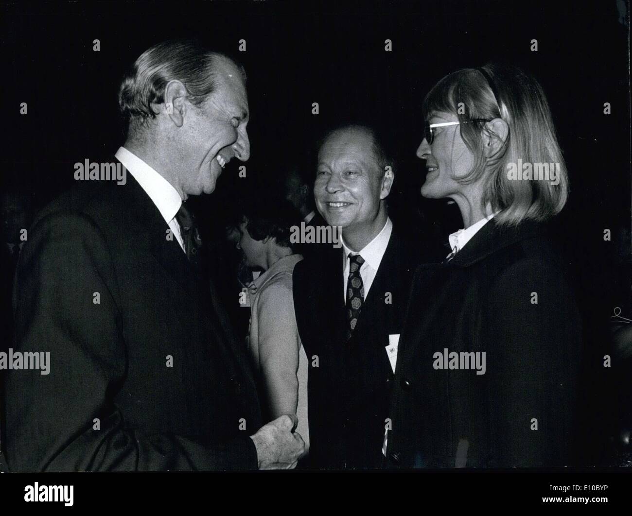 Jun. 06, 1972 - Un-Cofence on human environment: Monday night, UN and a party at Nordiska museet in Stockholm. General Secretary Kurt Waldhelm talks to the foreign miinister of Sweden, Krister Wickman. Stock Photo