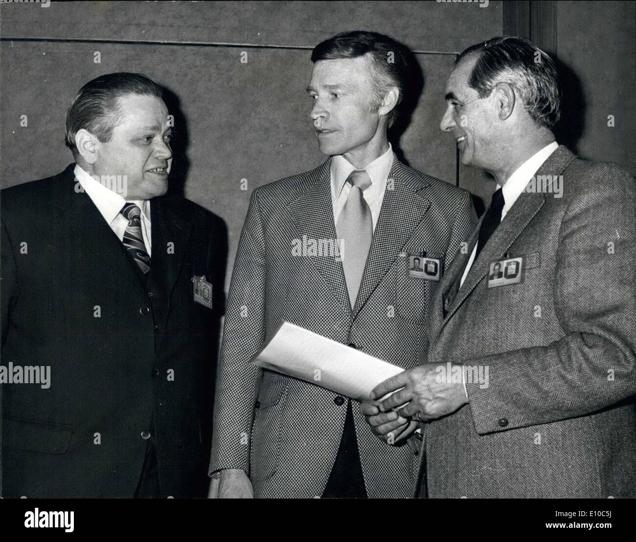 Apr. 04, 1972 - International Security Exhibition and Conference.: Security experts from both sides of the Atlantic are attending the International Security Exhibition and Conference, which opened today at the Royal Lancaster Hotel, London. Photo shows Pictured at the conference today are (L to R): Ernst Keller, Principal Superintendent and head of the crime prevention department at the Landeskriminalamt Rheinland - Platz, Knoblenz West Germany; C.R. Gain, Chief of Police, Oakland Police Dept Stock Photo