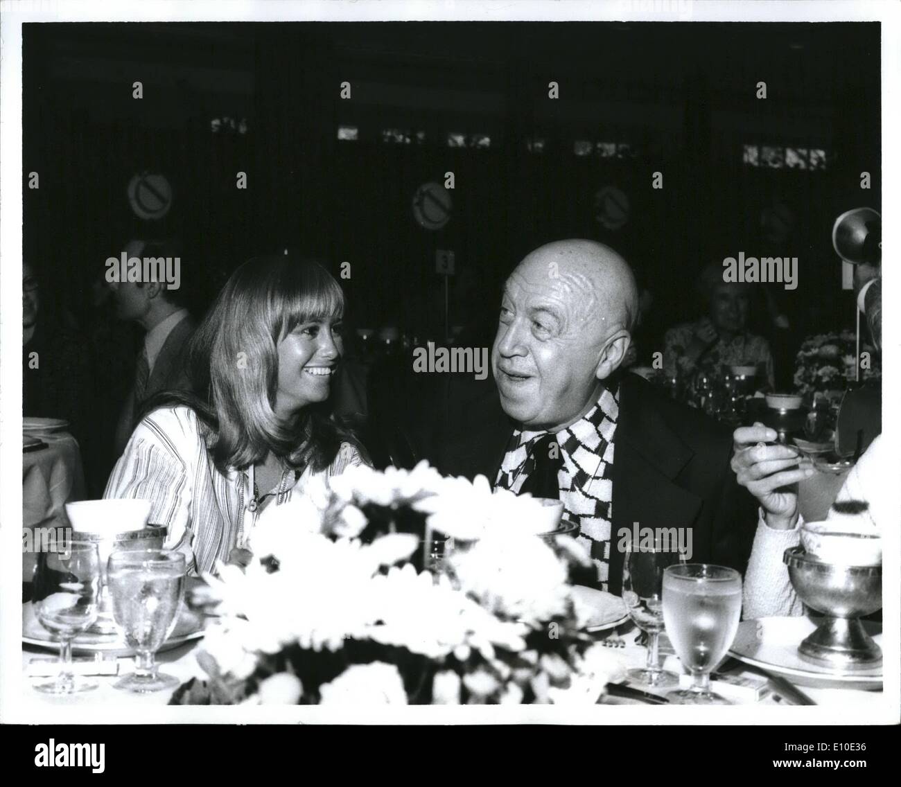 May 05, 1972 - OTTO PREMINGER & SUSAN GEORGE [the father of her boyfriend, Jack  Jones won the Strew Hat Award- the fathers name: Allan Jones] Stock Photo -  Alamy