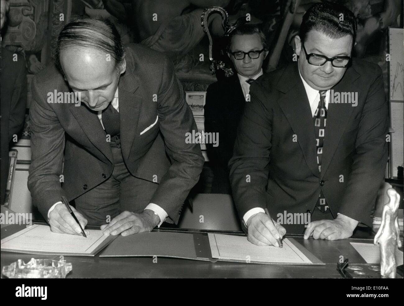 Sep. 19, 1972 - Giscard d'Estaing and Netto Sign Franco-Brazilian Agreement Stock Photo