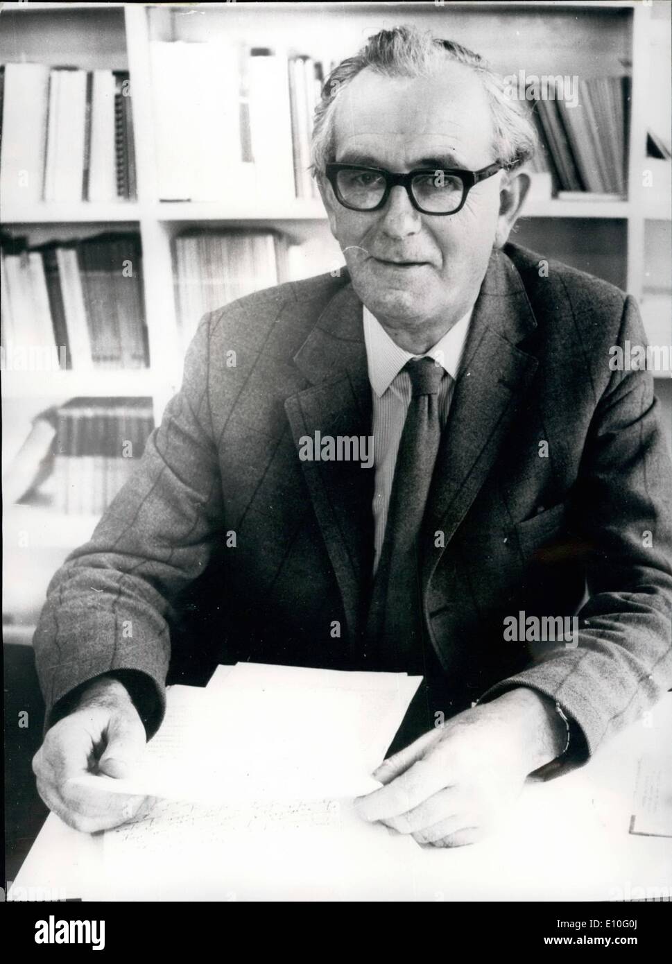 Oct. 10, 1972 - Nobel Prize For Briton: Picture Shows: Dr. R. Porter ...