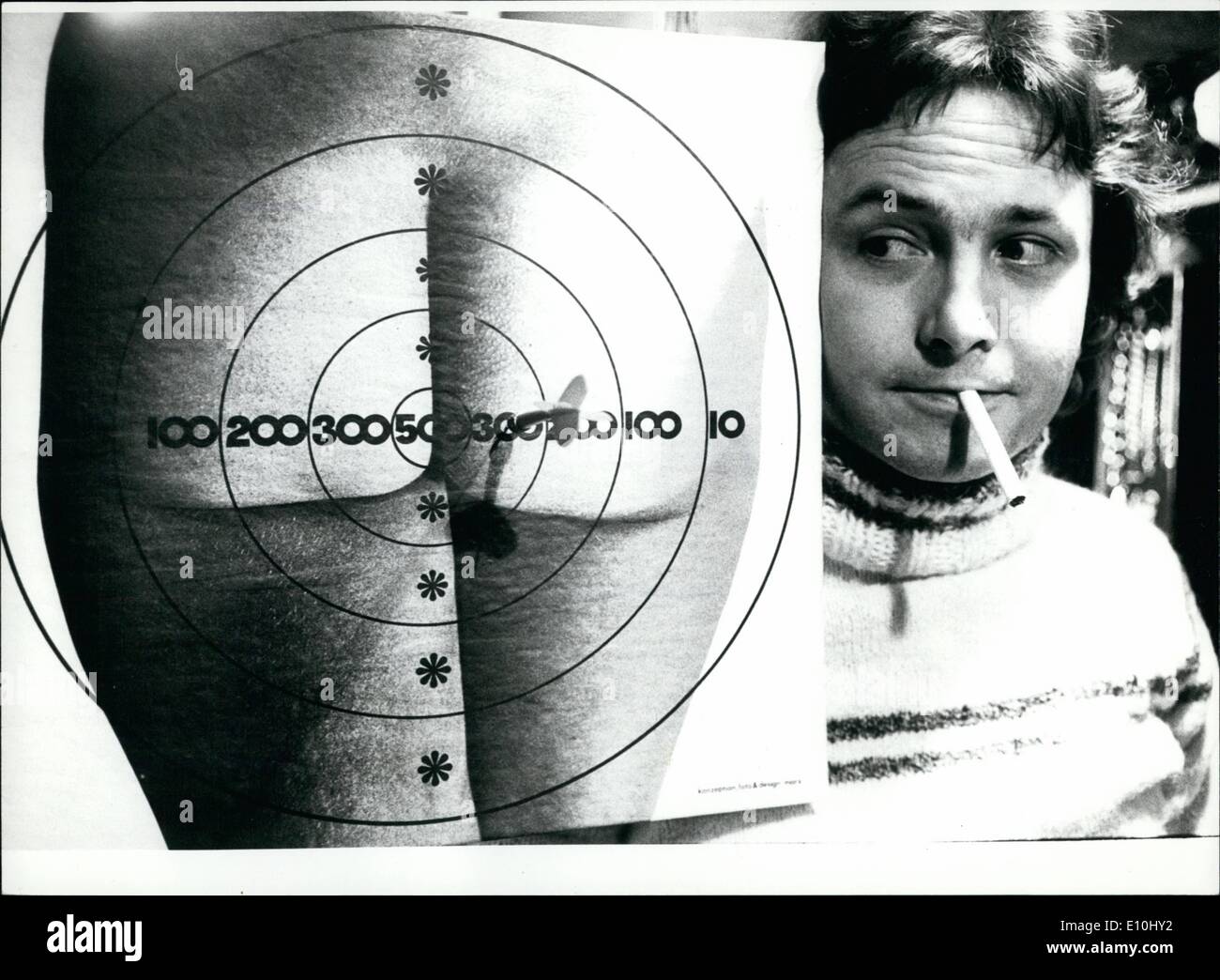 Darts girls hires stock photography and images Alamy