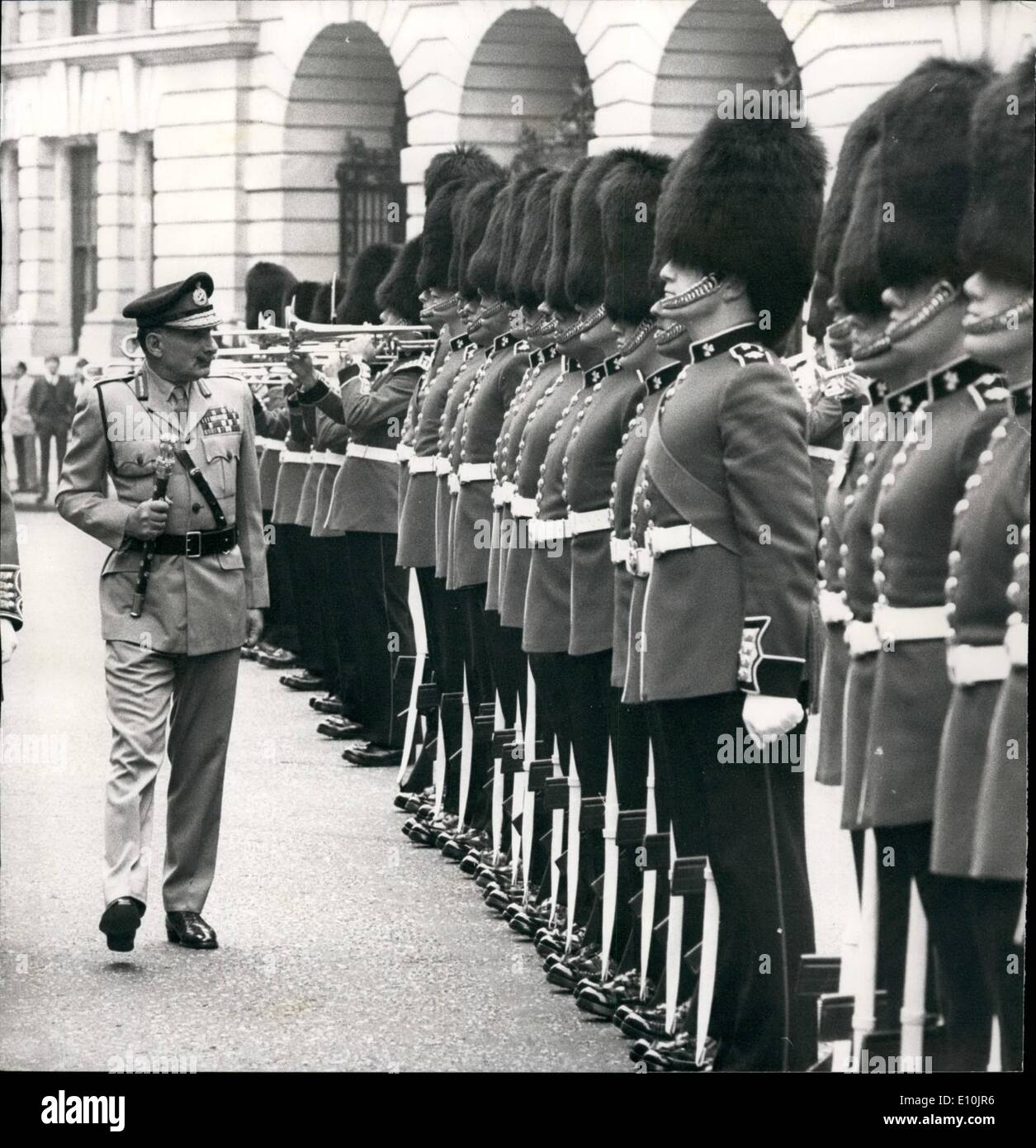 Apr. 16, 1973 - April 16th 1973 Field Marshal Manekshaw, Indian Army. Field Marshal S.H.F.J. Manekshaw, MC., Indian Army, who is on a visit ot the United Kingdom, this morning went to the Ministry of Defence, London where he was greeted by Chief of General Staff, General Sir Michael Carver, and a Guard of Honour found by 1st Battalion The Irish Guards, with the Band of Coldstream Guards in attendance. Field Marshal Manekshaw held the appointment of Chief of the Army staff India from June 8, 1969 to Jan 15, 1973. He is the first Indian officer to hold the rank of Field Marshal Stock Photo