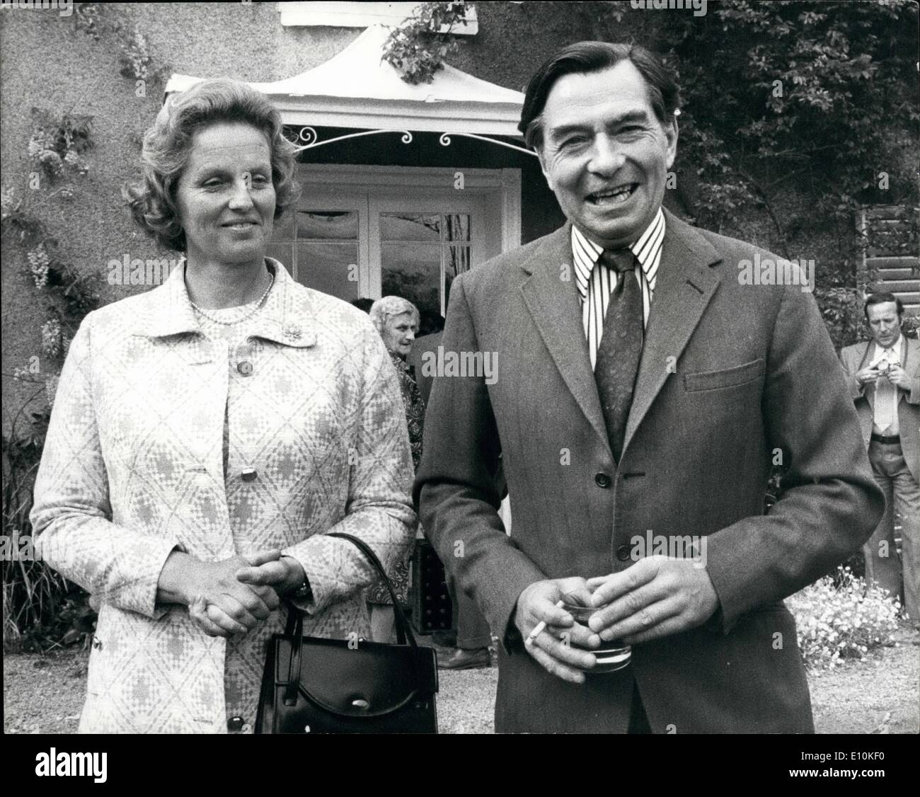 May 05, 1973 - Parents of Lt. Mark Phillips back home after lunching