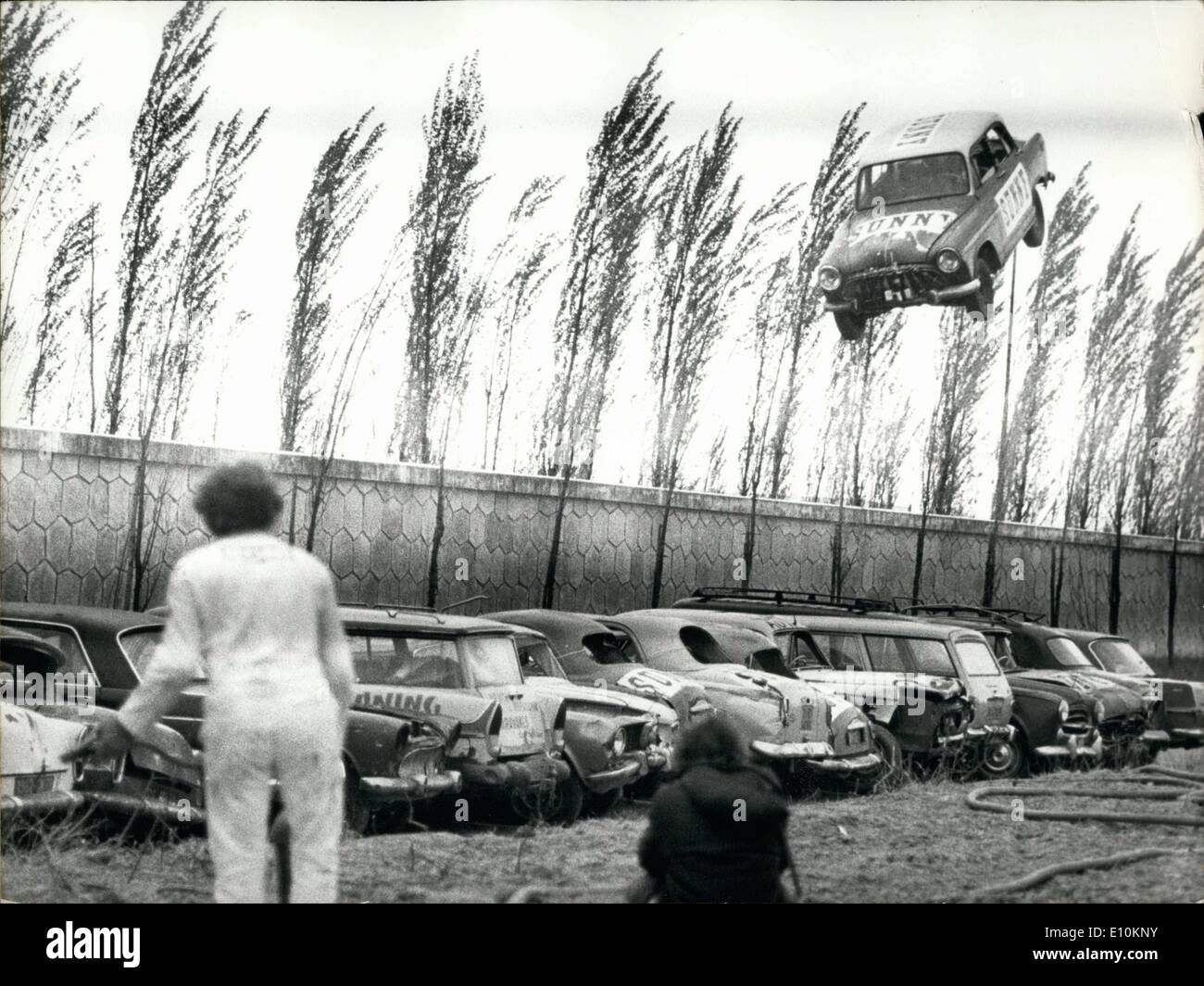May 07, 1973 - Jean Sunny Attempts to Jump his Car Over Twenty Other Cars  Stock Photo - Alamy
