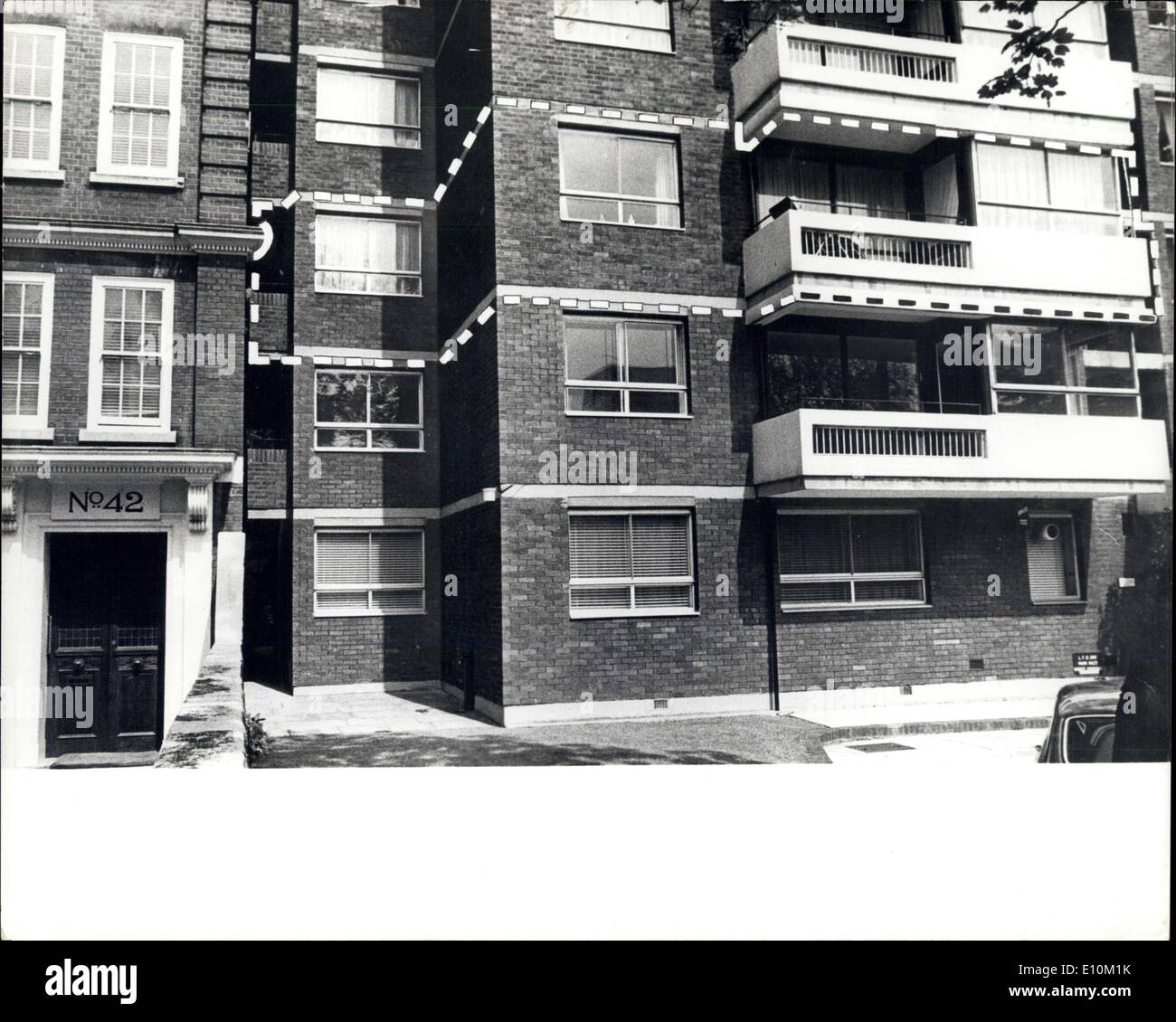 May 25, 1973 - THE LAMBTON AFFAIR. Men calling on Nora Levy, the woman linked with Lord Lambton's resignation as Defence under Secretary for the R.A.F, were in full view of staff of the Chinese Embassy when they visited her flat, where Lord Lambton was secretly photographed. The building in Maida Vale where the flat is situated adjoins a six-storey black used as a residence for embassy staff. PHOTO SHOWS: The second floor flat in Maida Vale where Mrs Hanora Levy, the woman linked with Lord Lambton, had been living until she disappeared within the past few days Stock Photo