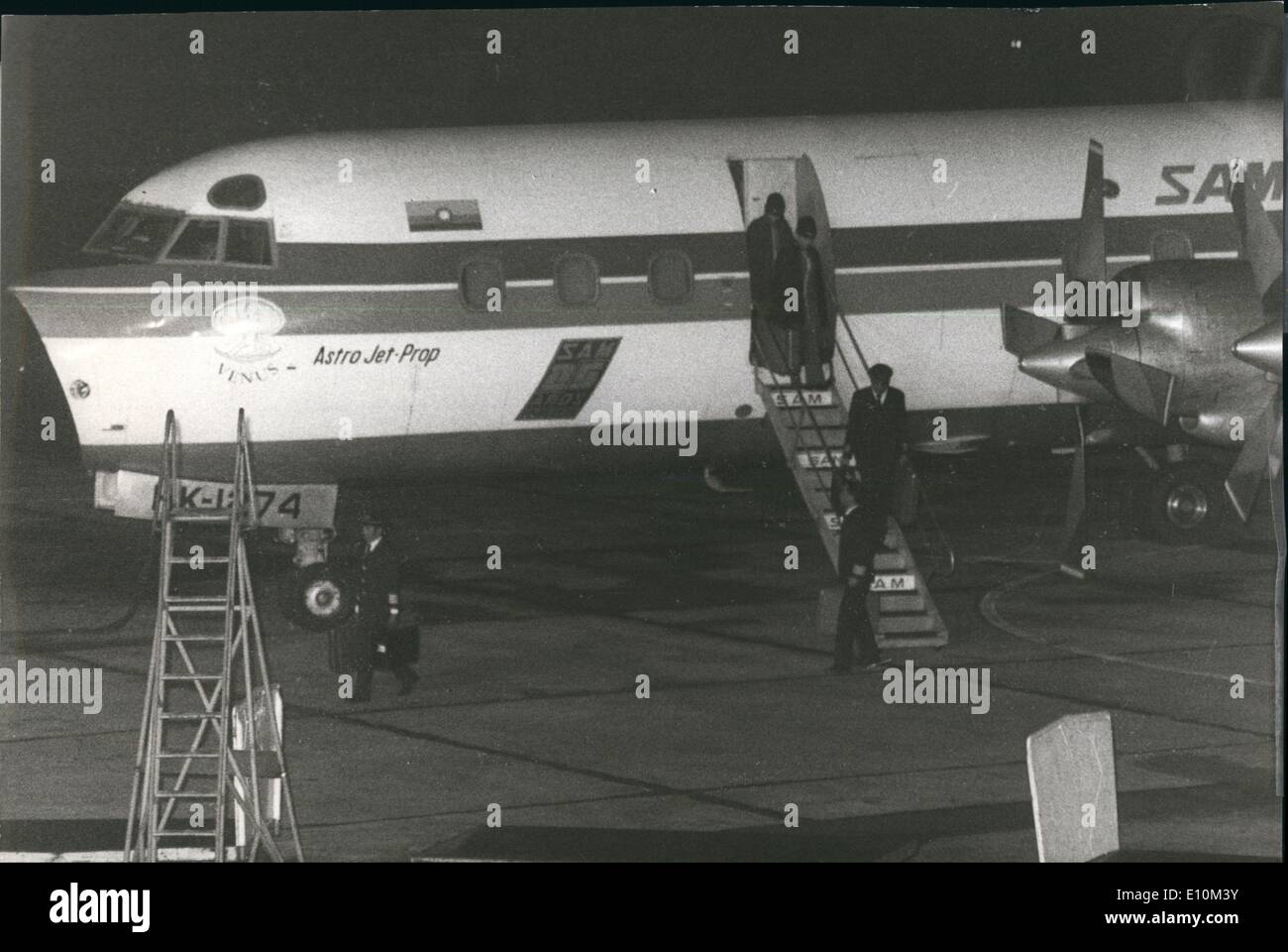 Jun. 06, 1973 - Flight after an odyssey a Colombian plane reached finally buenos aires but the hijacked disappeared: Buenos Aires, Argentina: After an odyssesyous flight through many latin-americal countries and starting in Columbia reached Ezeiza airport the Colombian passenger plane who was hijacked by two armed Colombian terrorists who first wanted the liberation of some 70 guerilleros and made the exigence of 200.000U.S. Dollars but finally accepted 50.000 Dollars Stock Photo