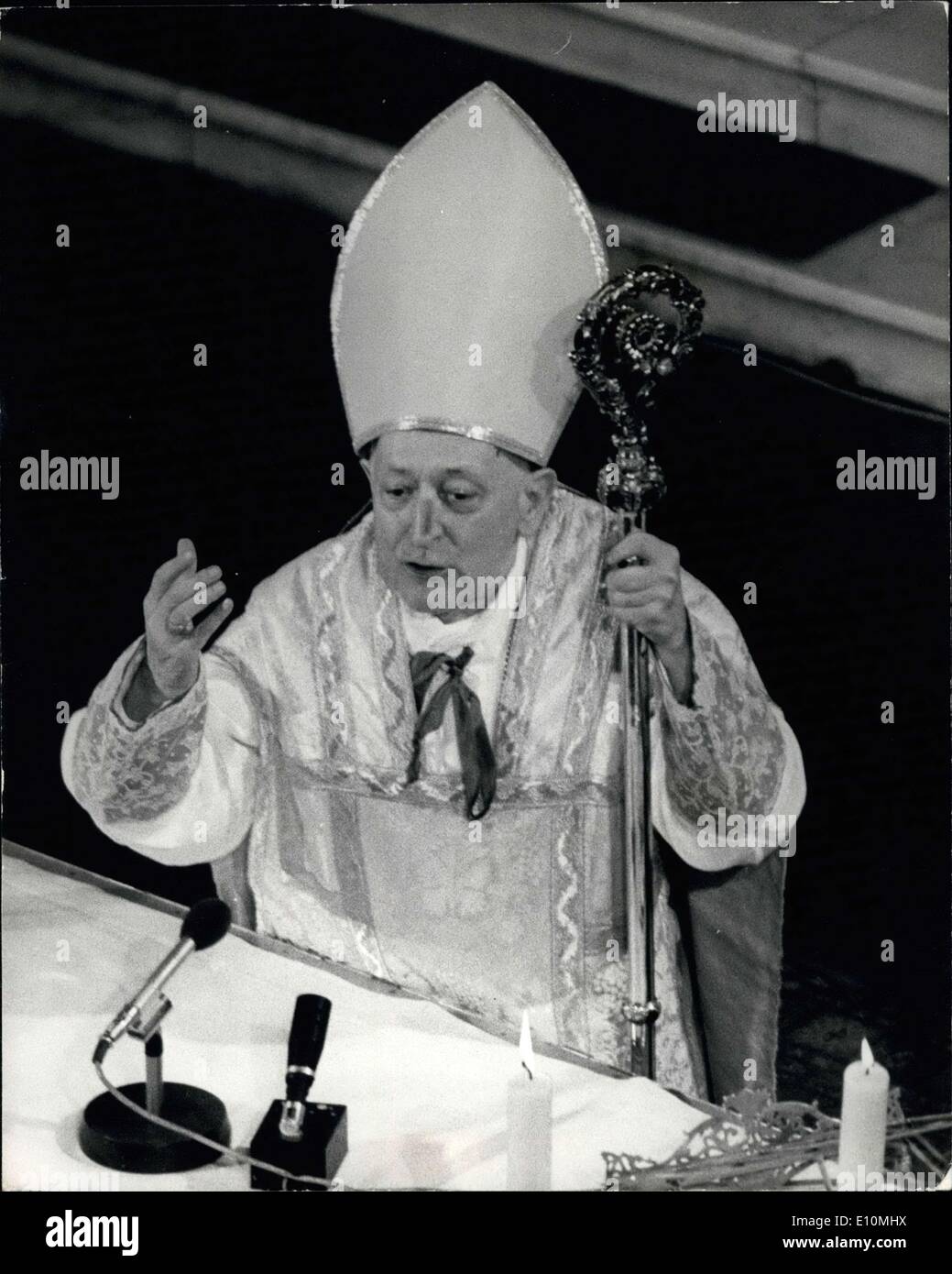 Cardinal mindszenty hi-res stock photography and images - Alamy