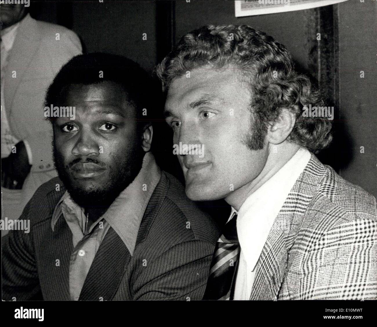 Jun. 18, 1973 - Joe Bugner and Joe Frazier attend a press reception at the Sportsman's club: British's Heavyweight champion Joe Stock Photo
