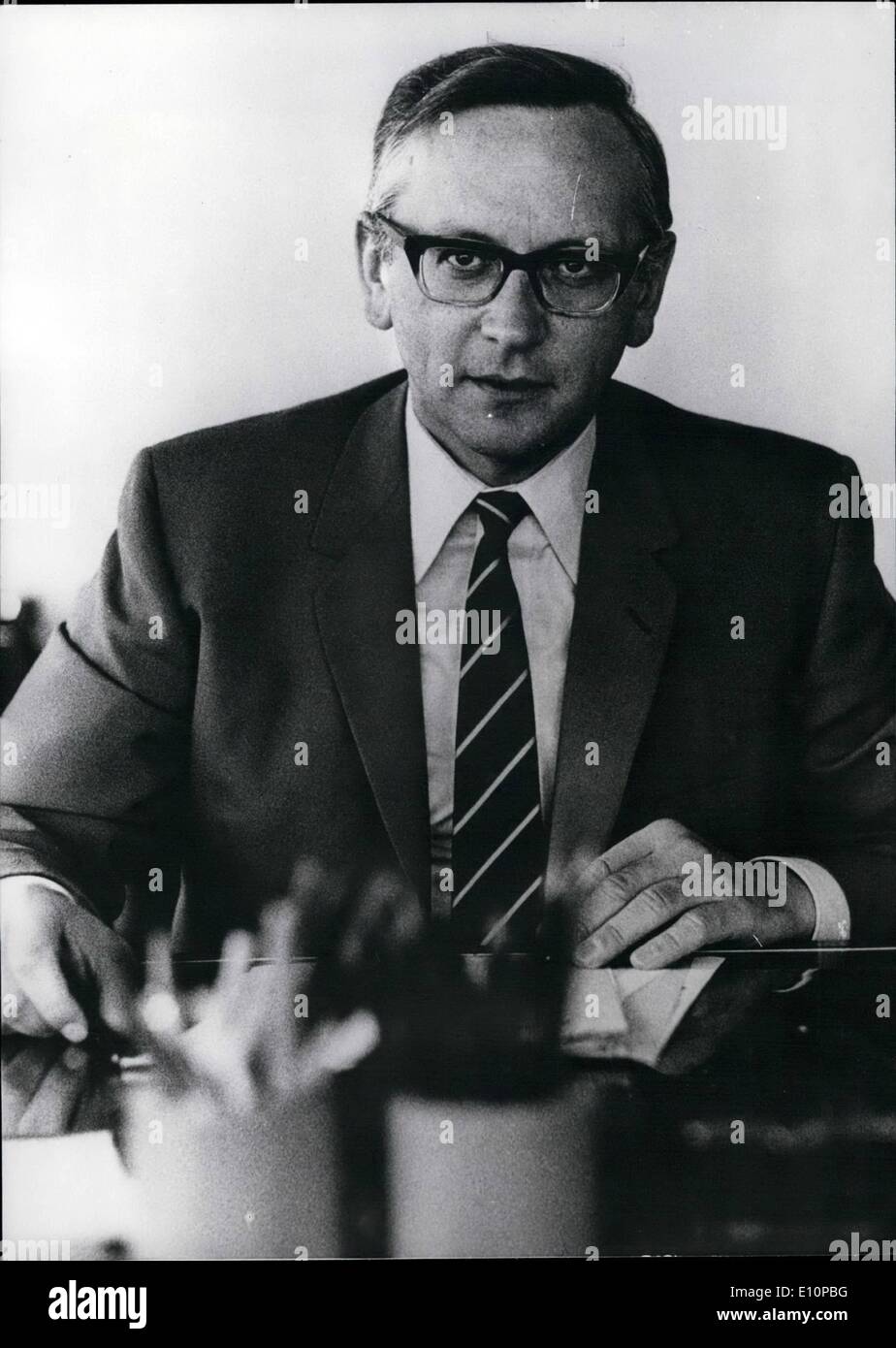 Nov. 11, 1973 - Will ''Spiegel-chief-editor Gunter Gaus be the West German representative in East Berlin? In Government circles Stock Photo