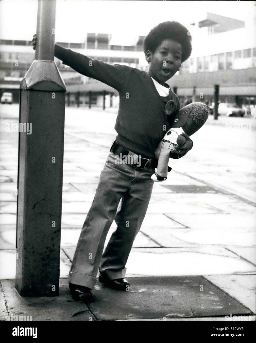 May 05, 1974 - Five Year Old Superstar Arrives. Arriving at London Airport today from America was pop star and actor Rodney Allen Rippy, who is a superstar at the age of 5. Rodney, son of an American ethnic dustman, first shot to fame when he appeared in a TV hamburger commercial at the age of 3 and now is expected to be a dollar millionaire before he is 6. He is over here to appear on Yorkshire Television's Junior Showtime. Keystone Photo Shows: Rodney Allen Rippy after his arrival in London airport this morning. Stock Photo