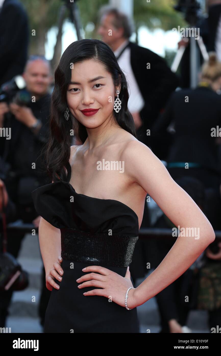 Chinese model Liu Wen attends the screening of the movie 'Deux Jours ...