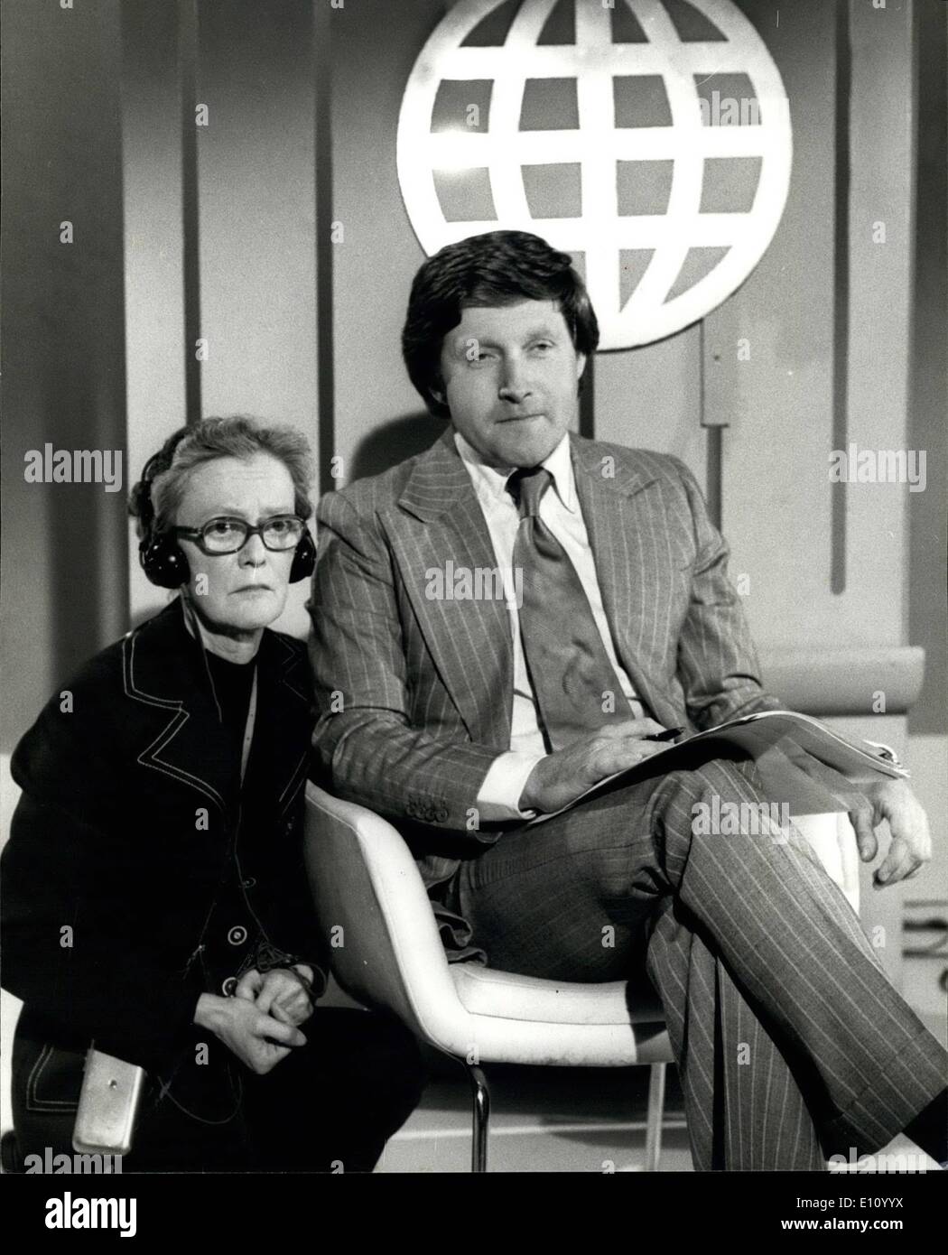 David dimbleby hi-res stock photography and images - Alamy